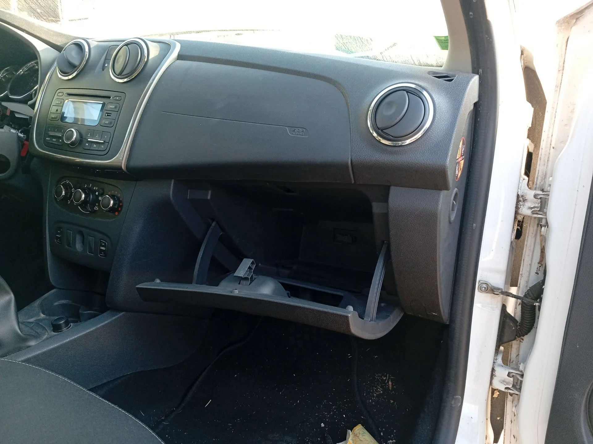 Guantera para Dacia Logan Ii