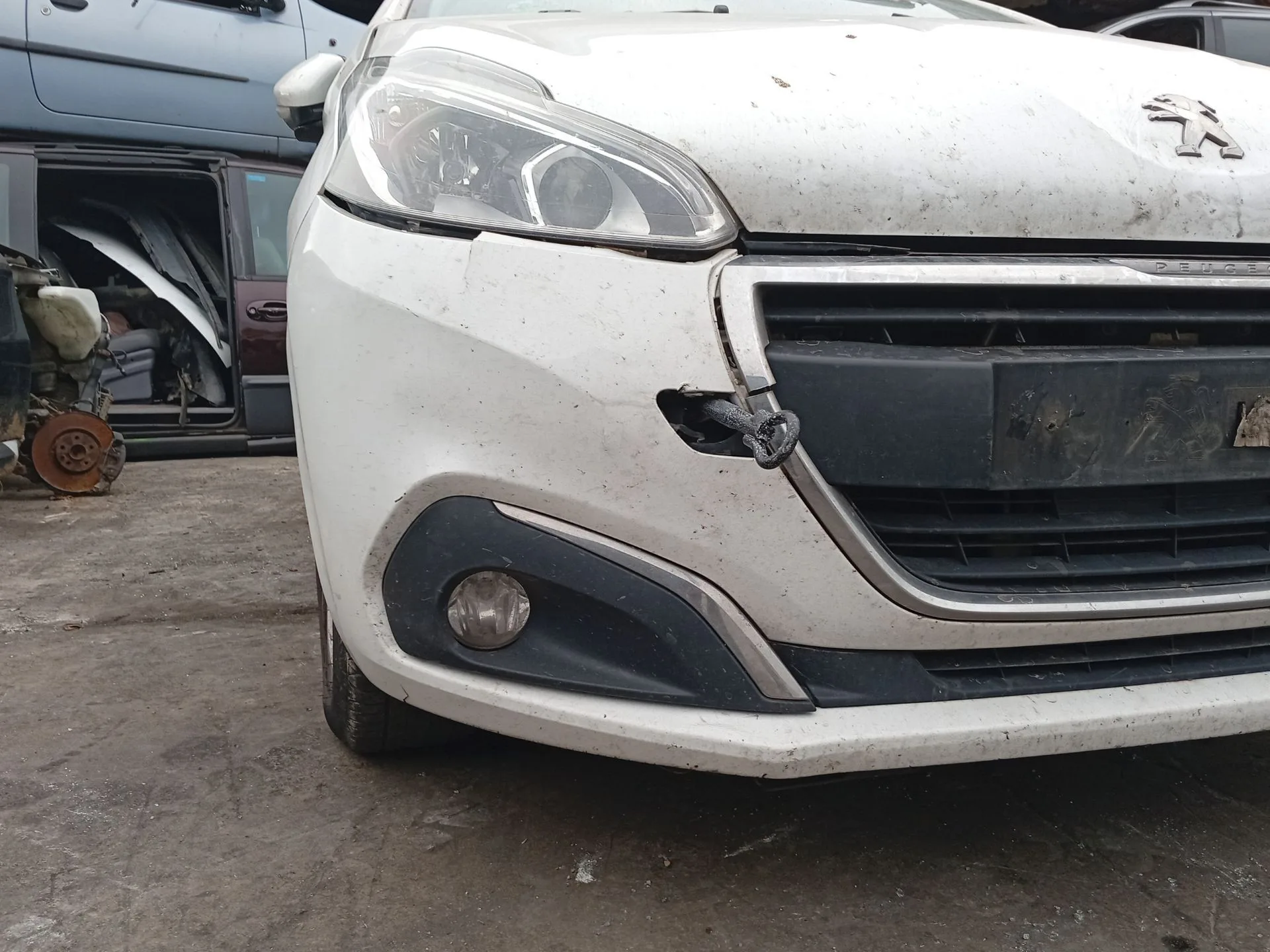 Faro Antiniebla Derecho para Peugeot 208 I (Ca_, Cc_)