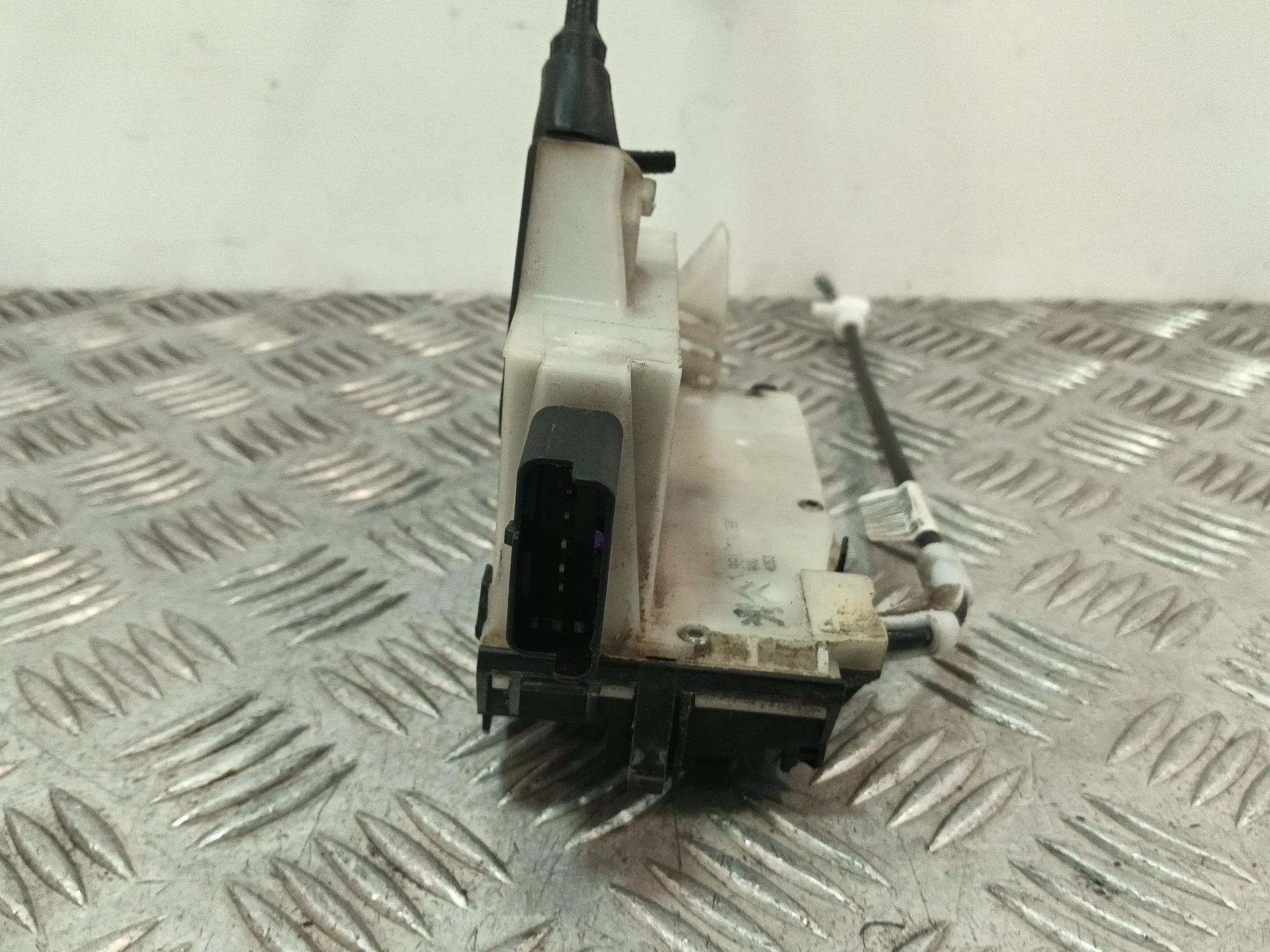 Cerradura Puerta Delantera Izquierda para Peugeot 208 I (Ca_, Cc_)