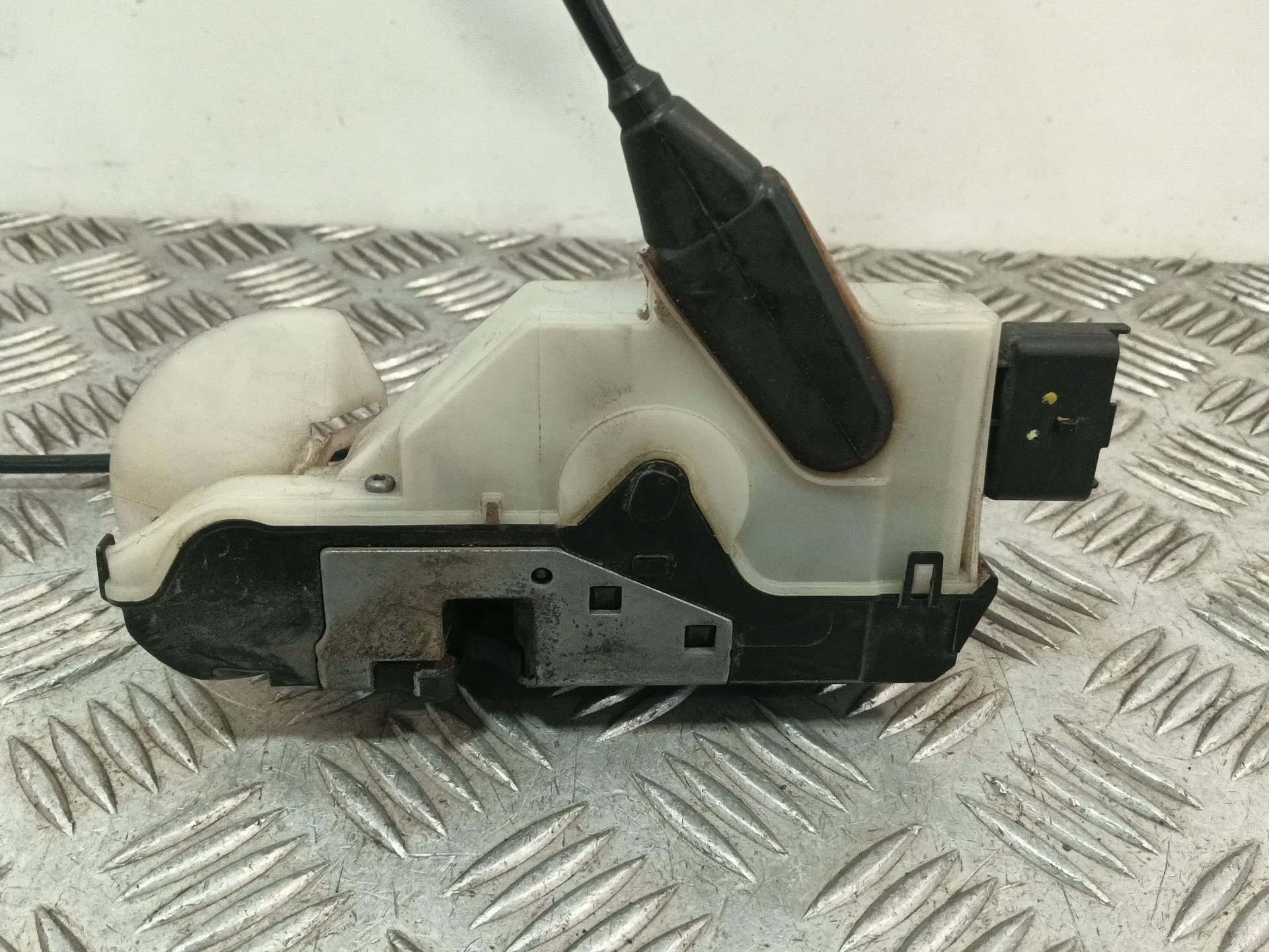 Cerradura Puerta Delantera Izquierda para Peugeot 208 I (Ca_, Cc_)