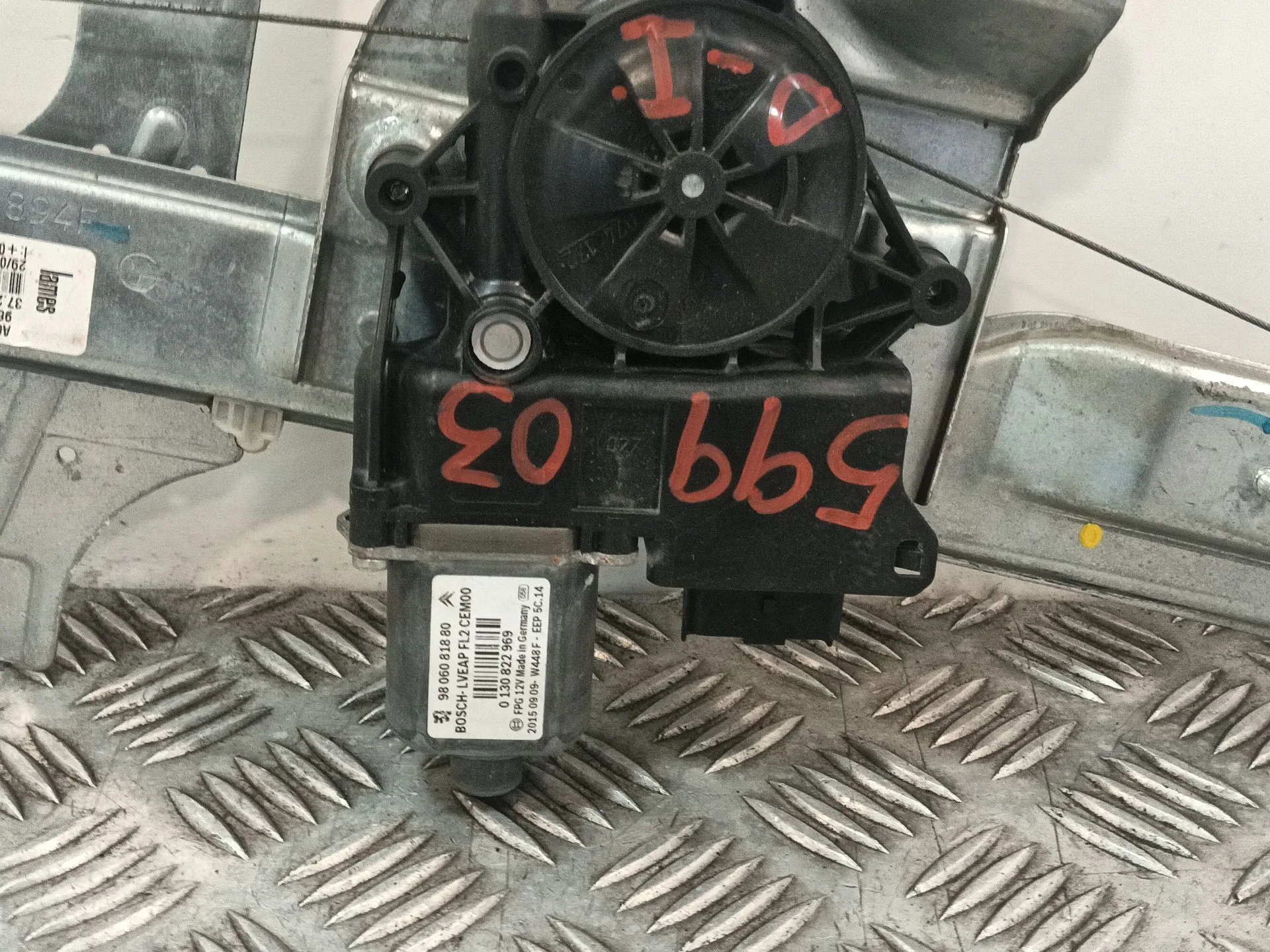 Elevalunas Delantero Izquierdo para Peugeot 208 I (Ca_, Cc_)