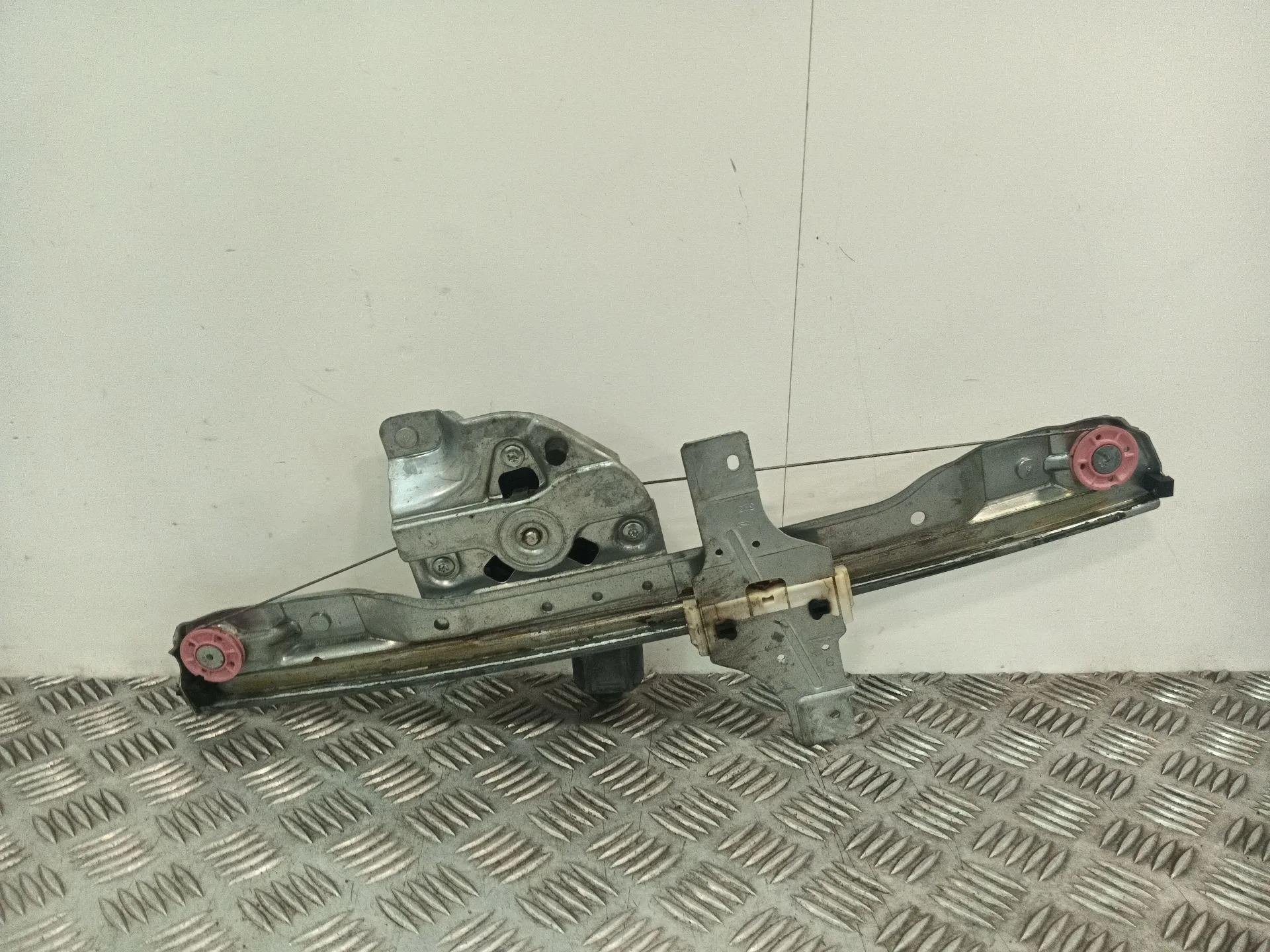 Elevalunas Delantero Izquierdo para Peugeot 208 I (Ca_, Cc_)