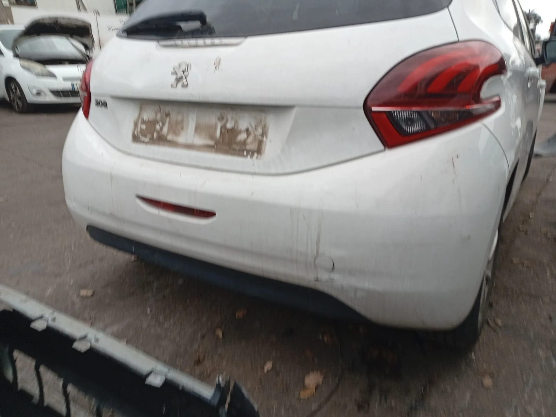 Paragolpes Trasero para Peugeot 208 I (Ca_, Cc_)