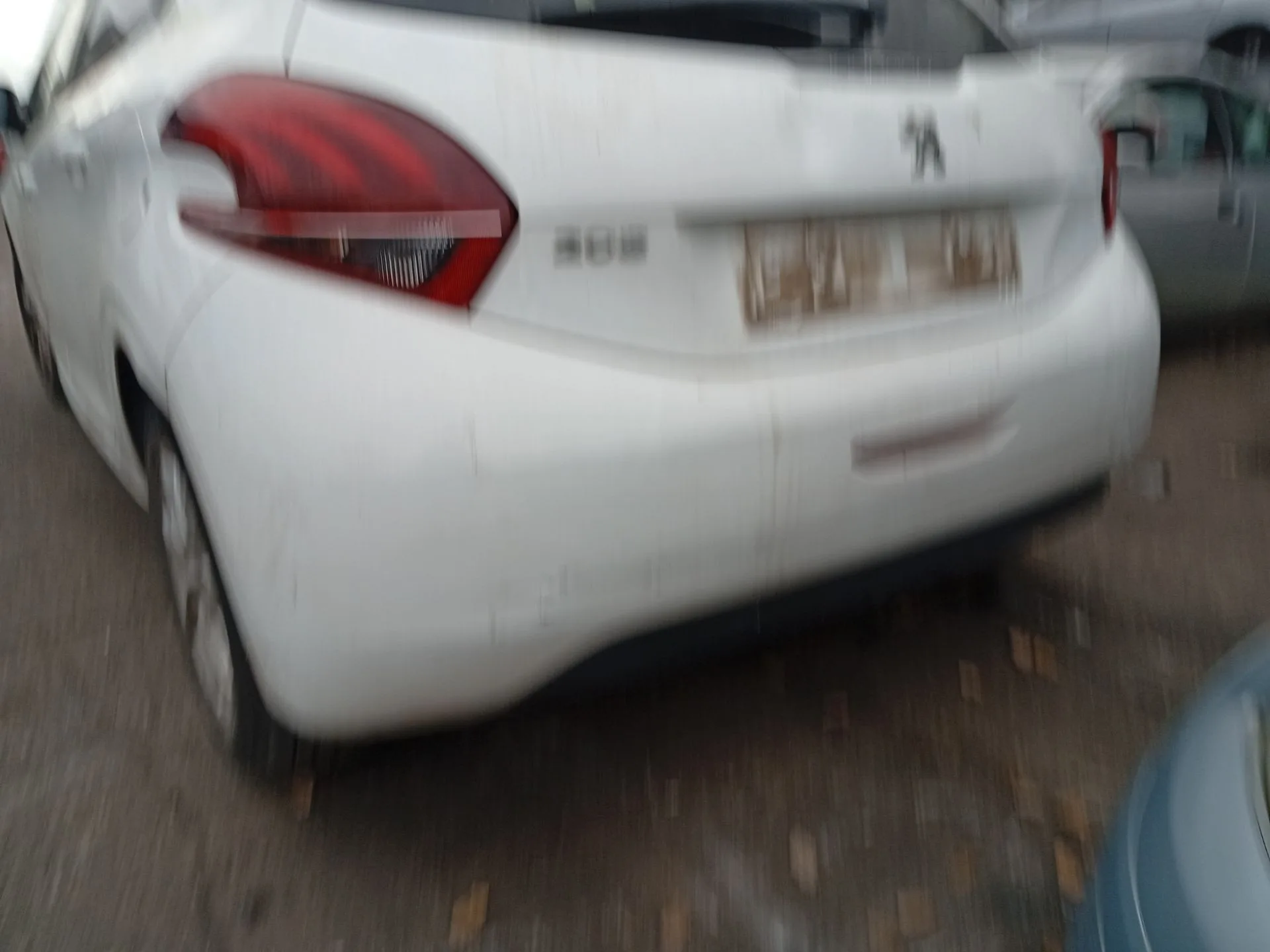 Paragolpes Trasero para Peugeot 208 I (Ca_, Cc_)