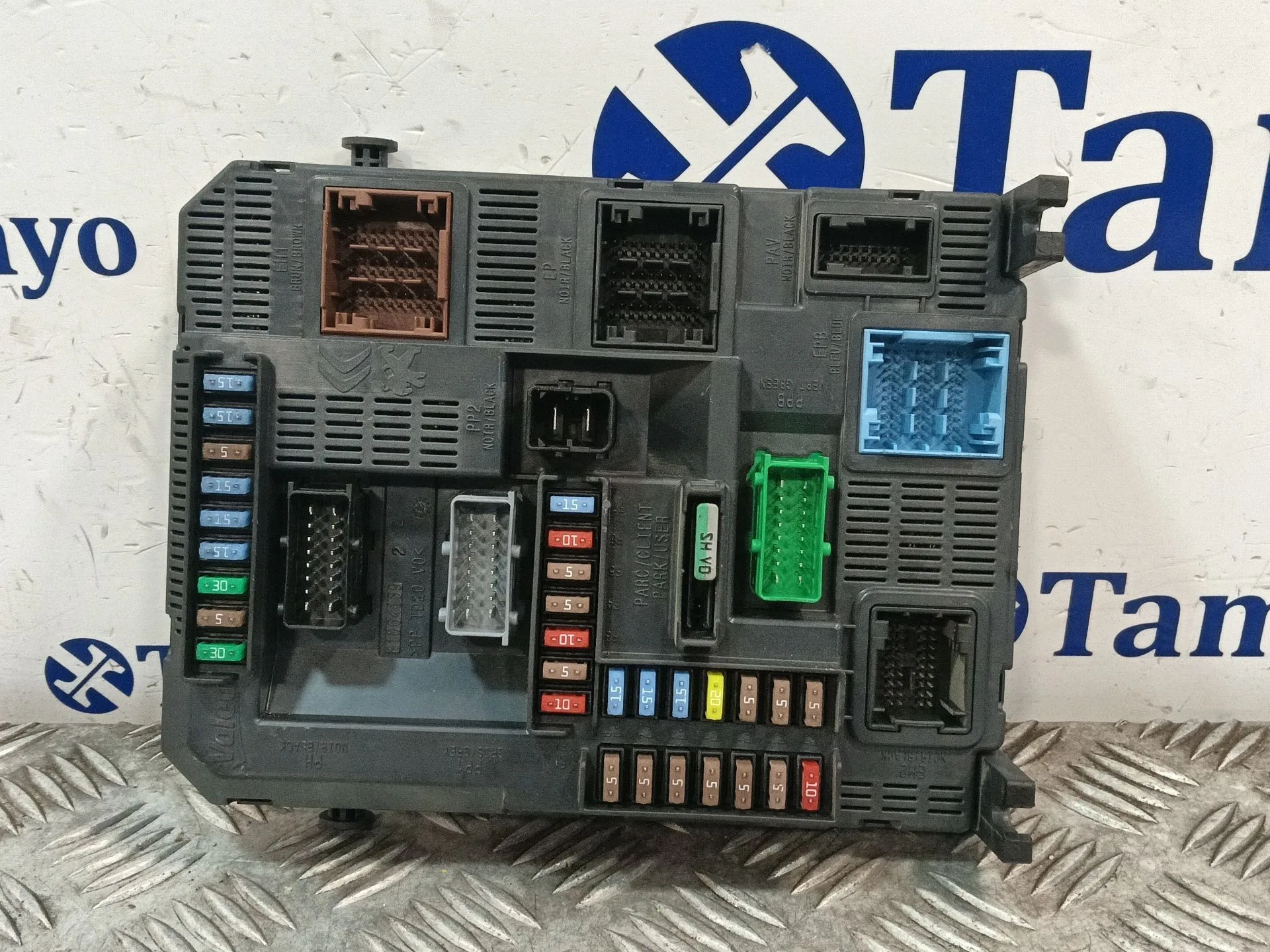 Caja Reles / Fusibles para Peugeot 208 I (Ca_, Cc_)