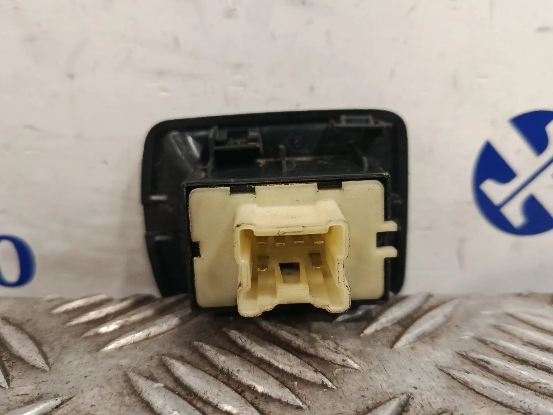 Mando Elevalunas Delantero Derecho para Dacia Sandero