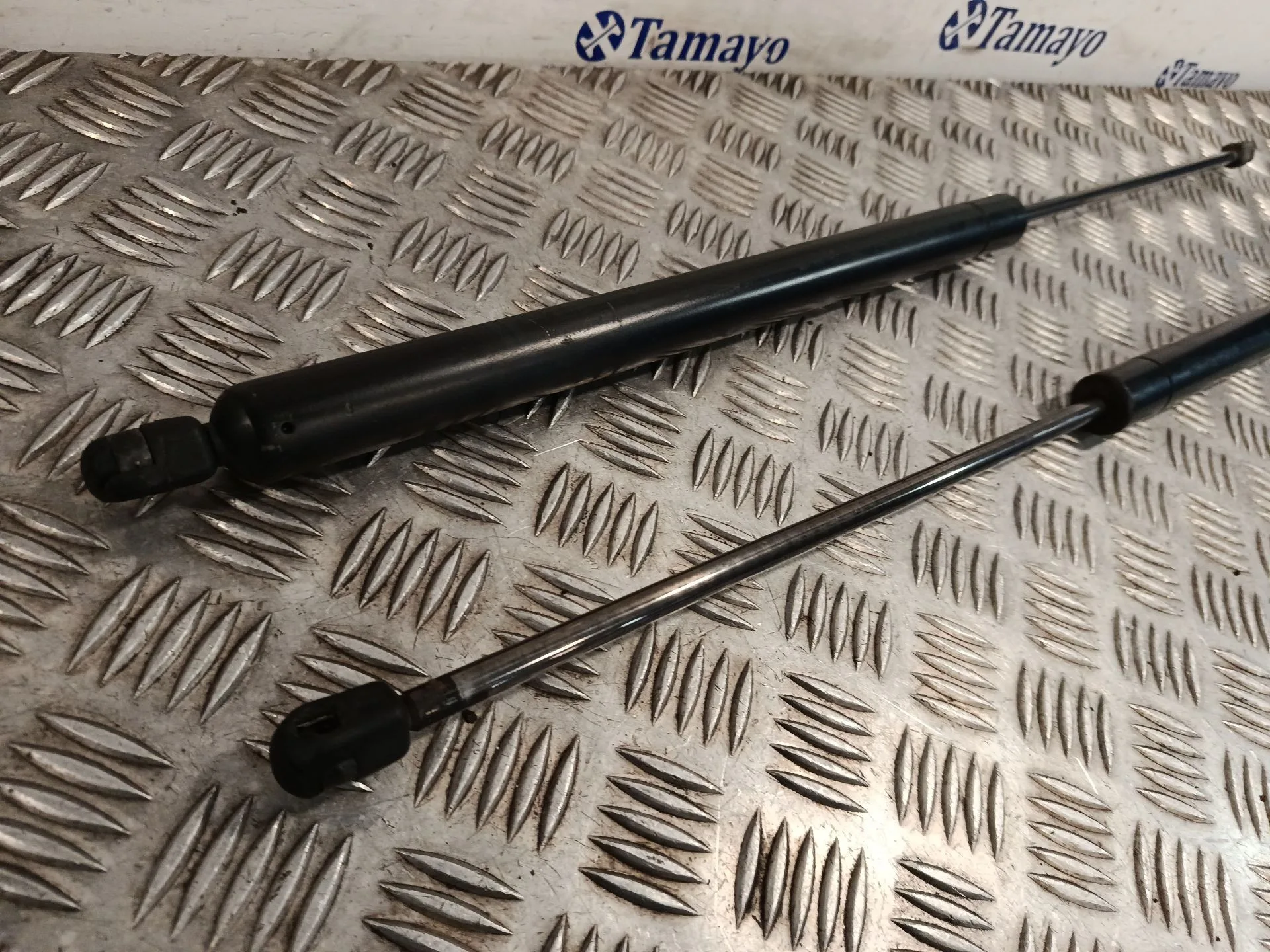 Amortiguadores Maletero / Porton para Mercedes-Benz Vito Furgoneta (W638)