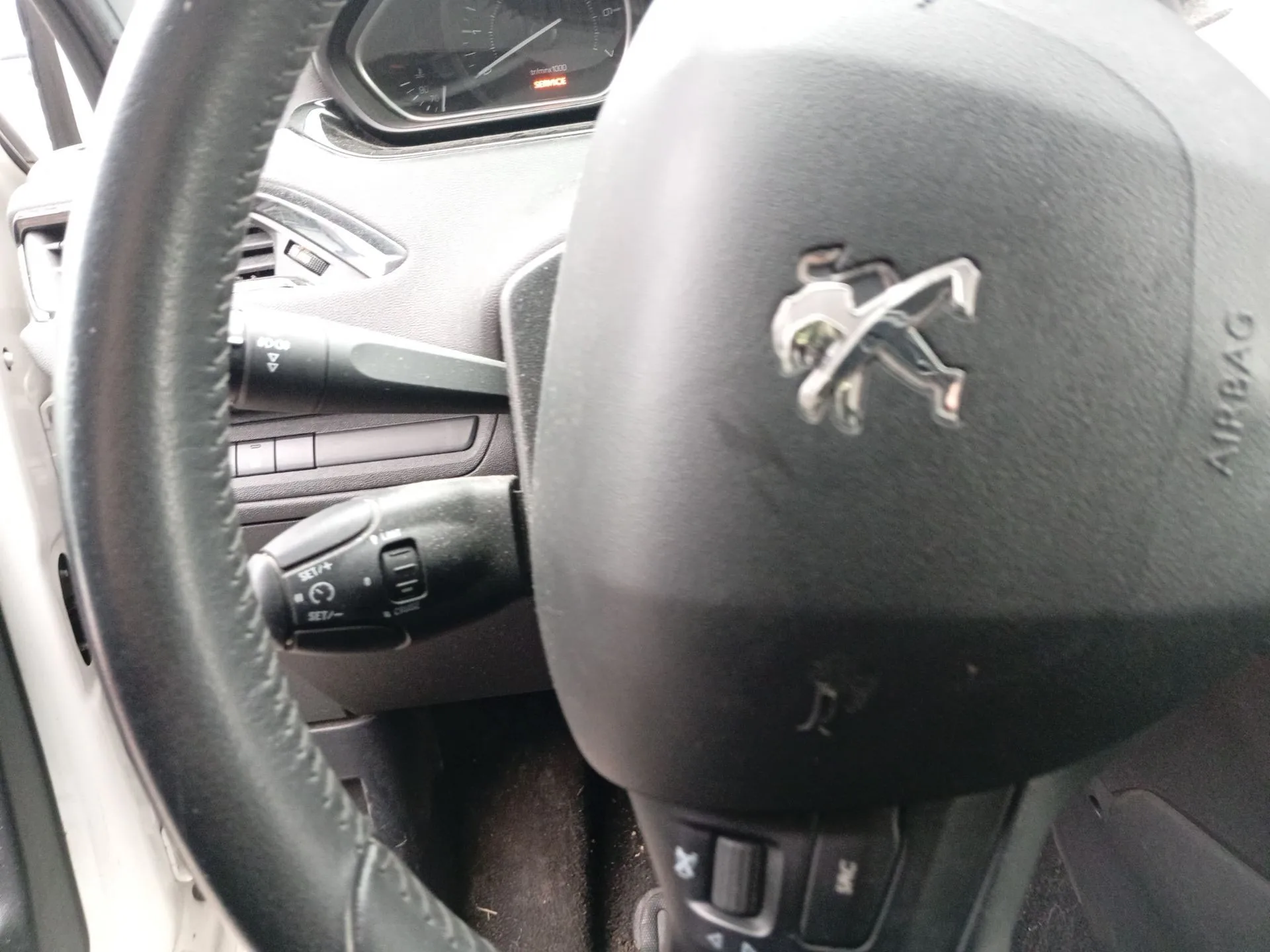Com 2000 para Peugeot 208 I (Ca_, Cc_)