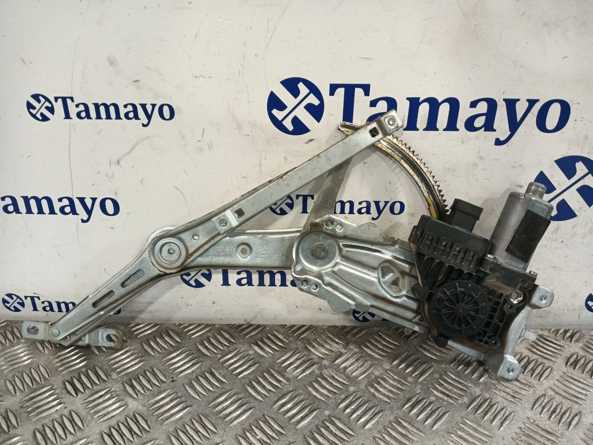 Motor Elevalunas Delantero Derecho para Opel Astra H (A04)