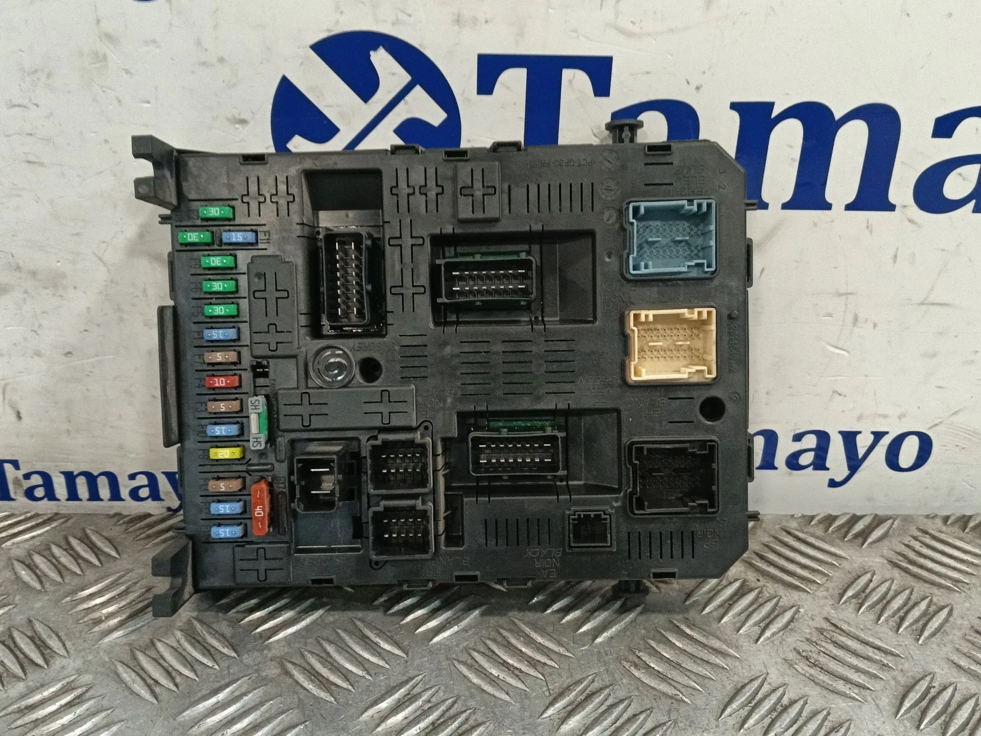 Caja Reles / Fusibles para Peugeot 3008