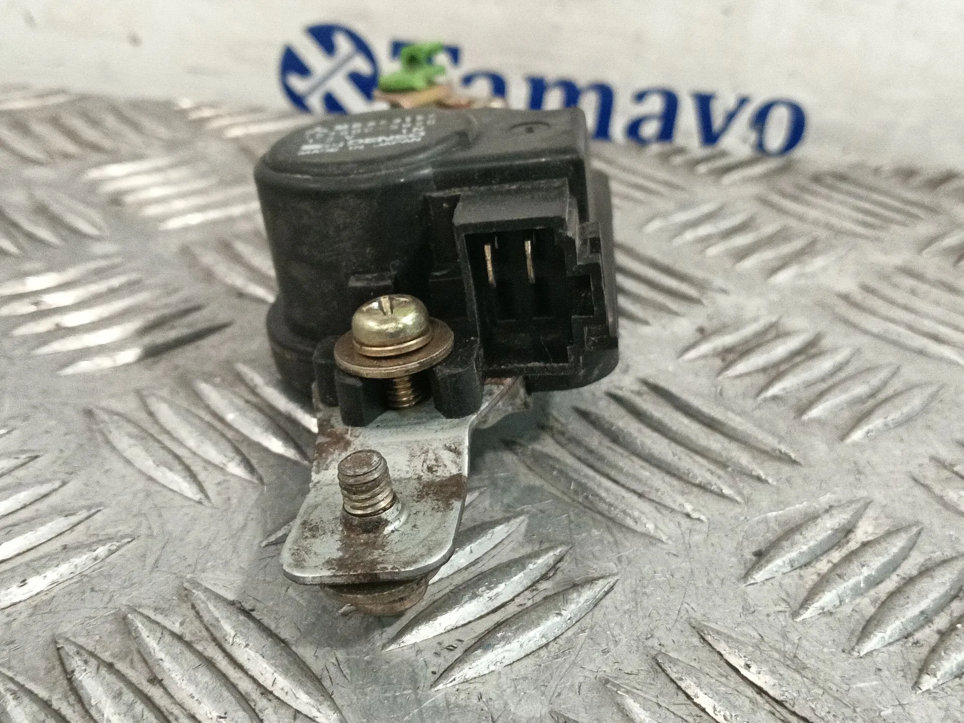 Motor Cierre Centralizado Delantero Derecho para Mitsubishi Montero (V20/V40)