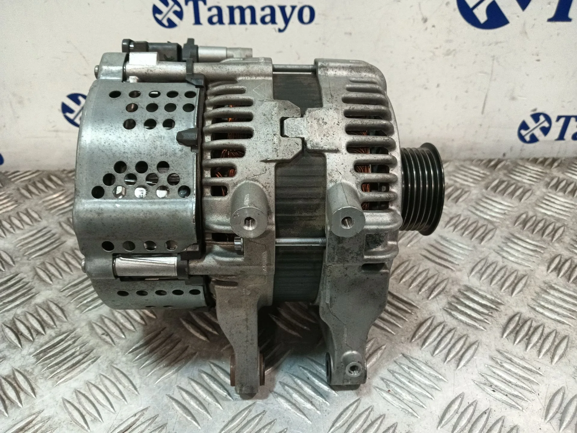 Alternador para Ford Puma (J2K, Cf7)