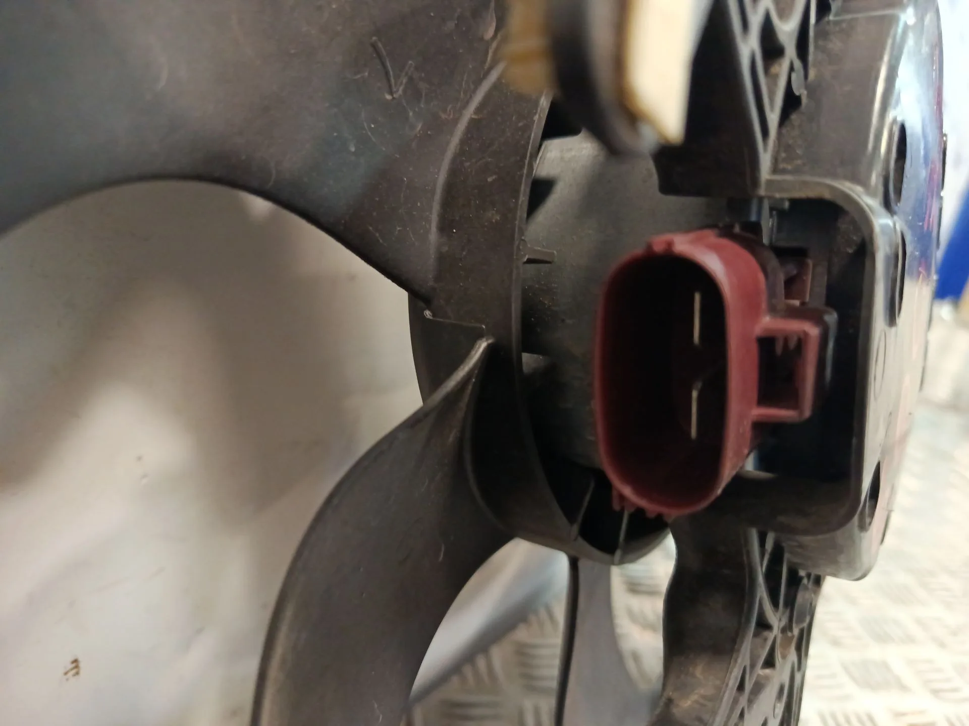 Electroventilador para Ford Puma (J2K, Cf7)