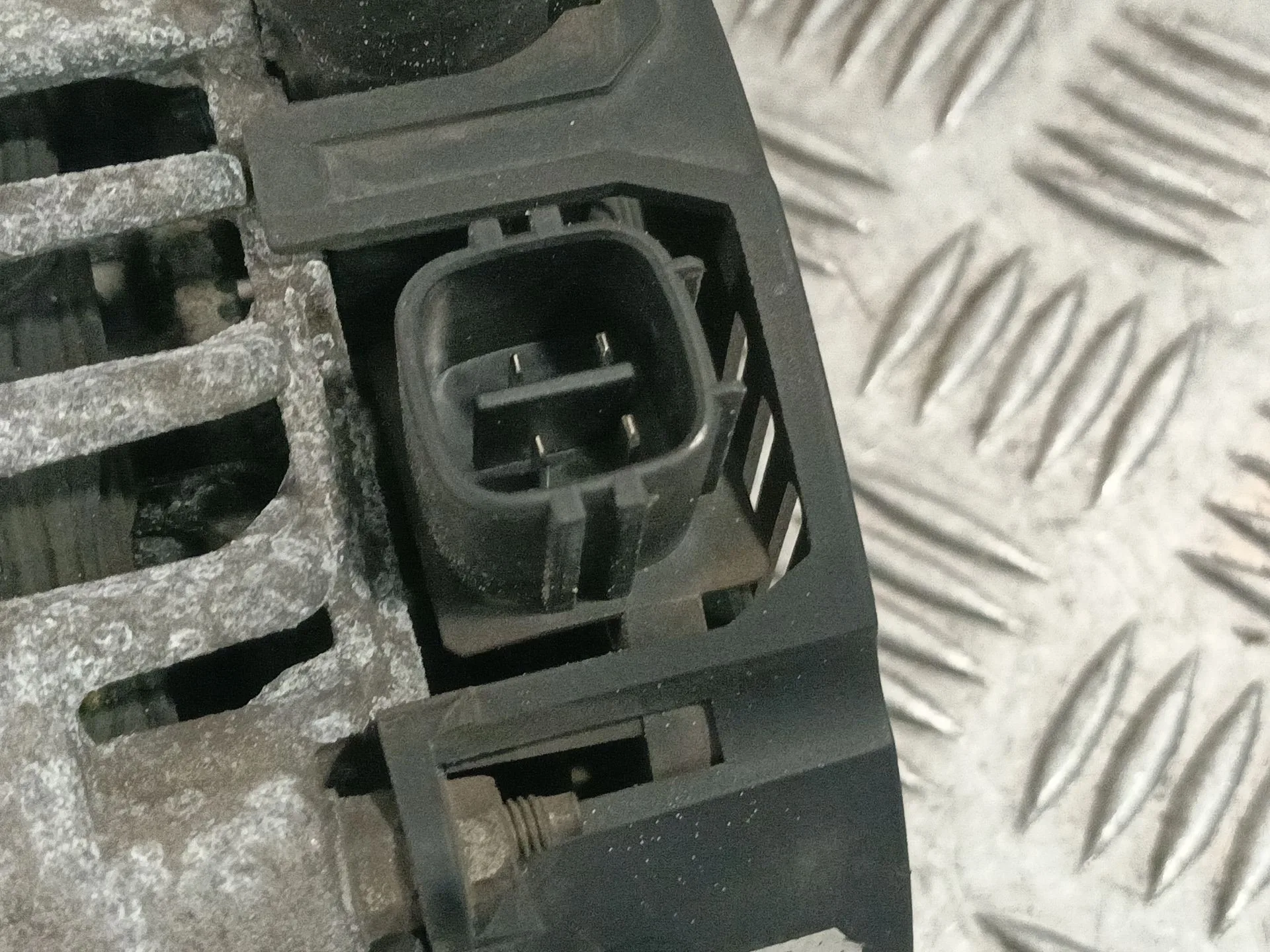 Alternador para Toyota Auris (_E15_)