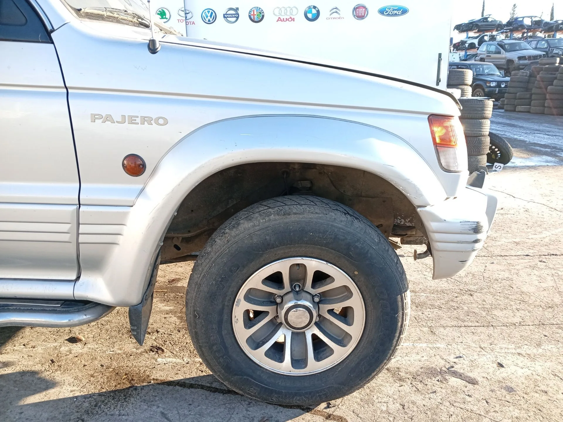 Amortiguador Delantero Derecho para Mitsubishi Montero Canvas Top (V2_C, V4_C)