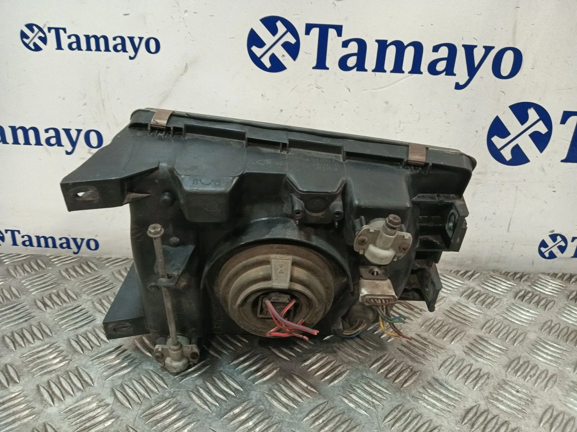 Faro Derecho para Mitsubishi Montero Canvas Top (V2_C, V4_C)