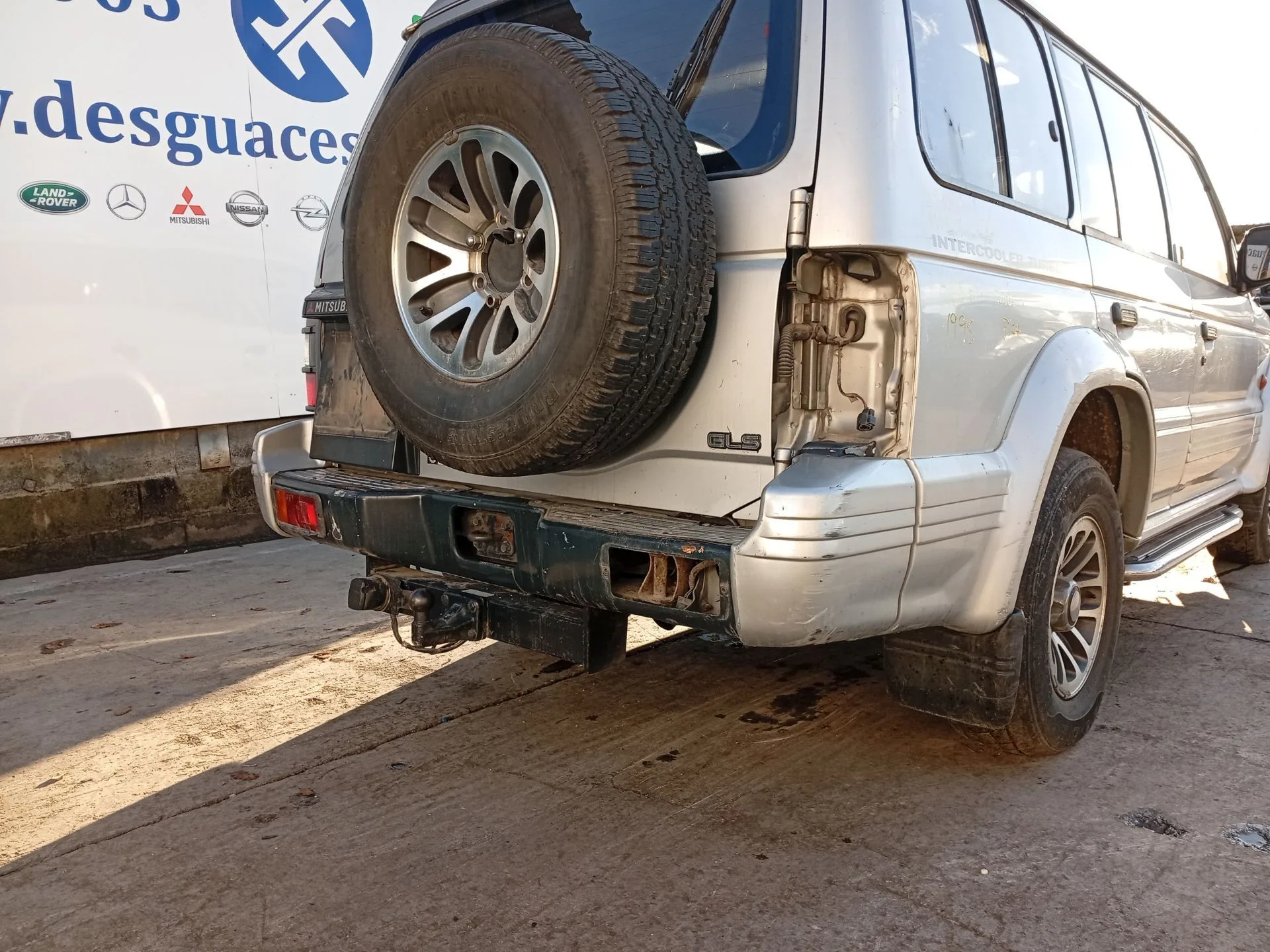 Paragolpes Trasero para Mitsubishi Montero Canvas Top (V2_C, V4_C)