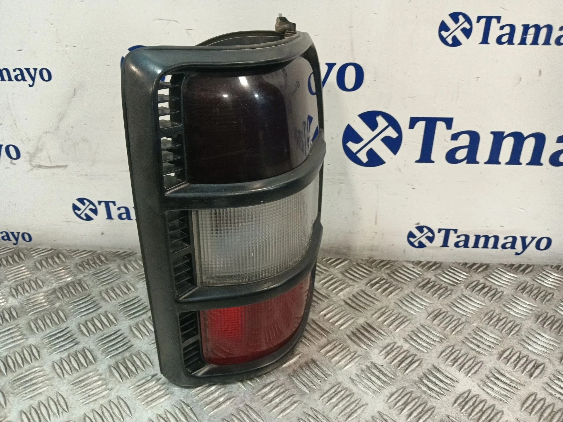 Piloto Trasero Izquierdo para Mitsubishi Montero Canvas Top (V2_C, V4_C)
