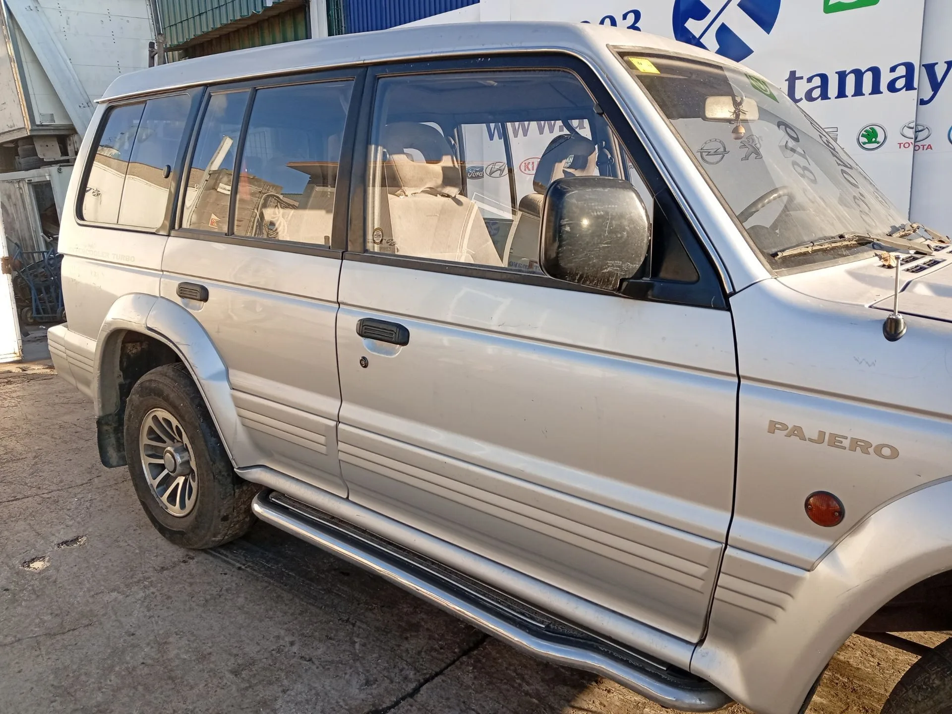 Puerta Delantera Derecha para Mitsubishi Montero Canvas Top (V2_C, V4_C)