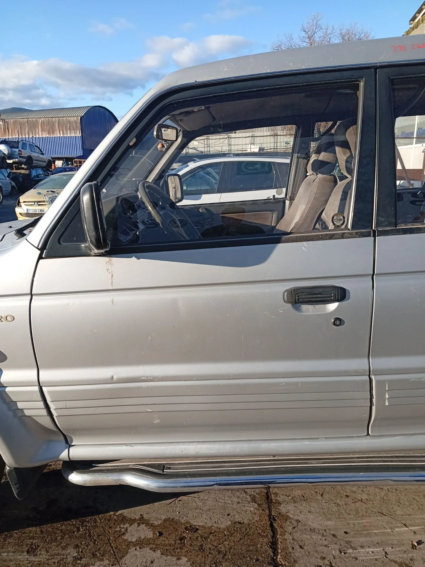 Puerta Delantera Izquierda para Mitsubishi Montero Canvas Top (V2_C, V4_C)