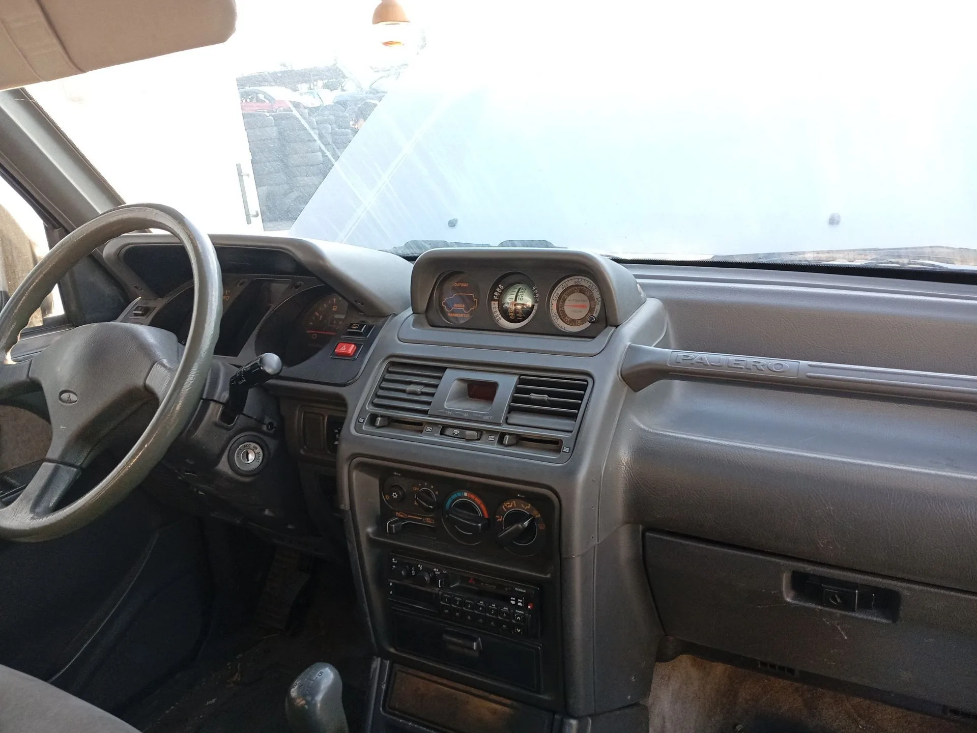 Salpicadero para Mitsubishi Montero Canvas Top (V2_C, V4_C)