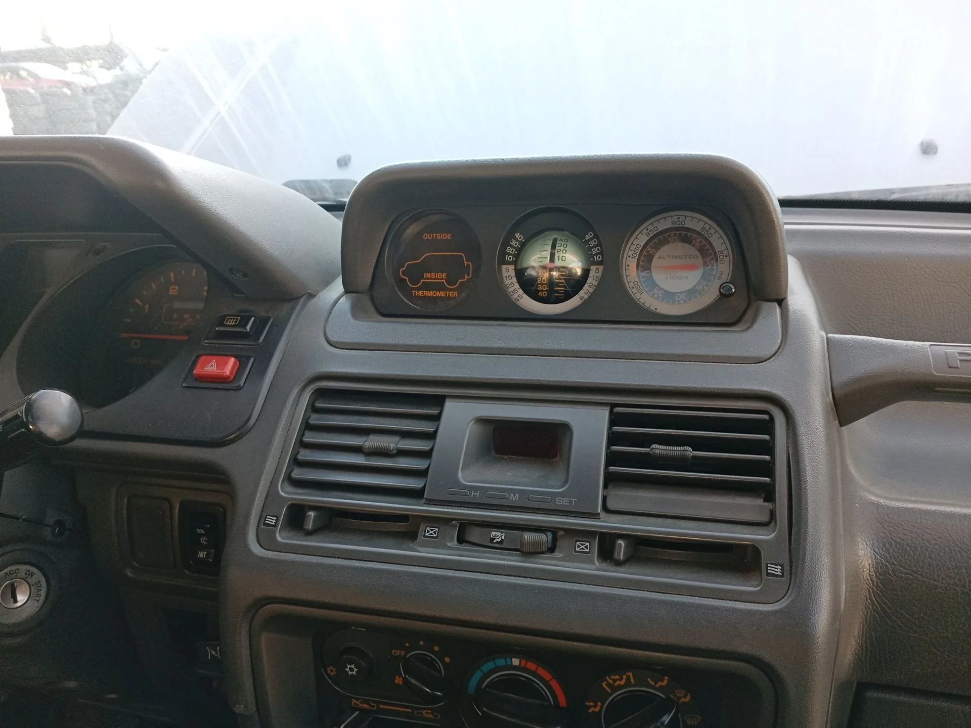 Salpicadero para Mitsubishi Montero Canvas Top (V2_C, V4_C)