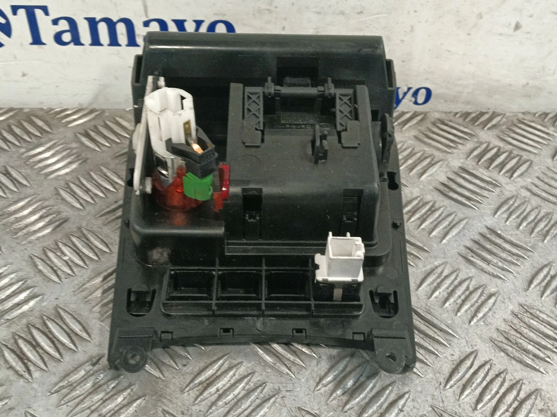 Cenicero para Volkswagen Golf V (1K1)