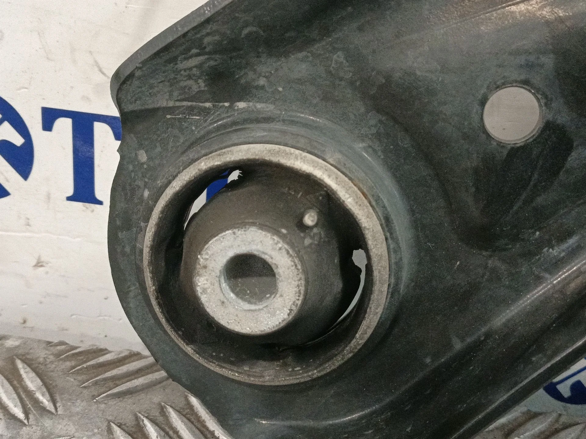 Brazo Suspension Inferior Delantero Izquierdo para Seat Ibiza Iv (6J5, 6P1)