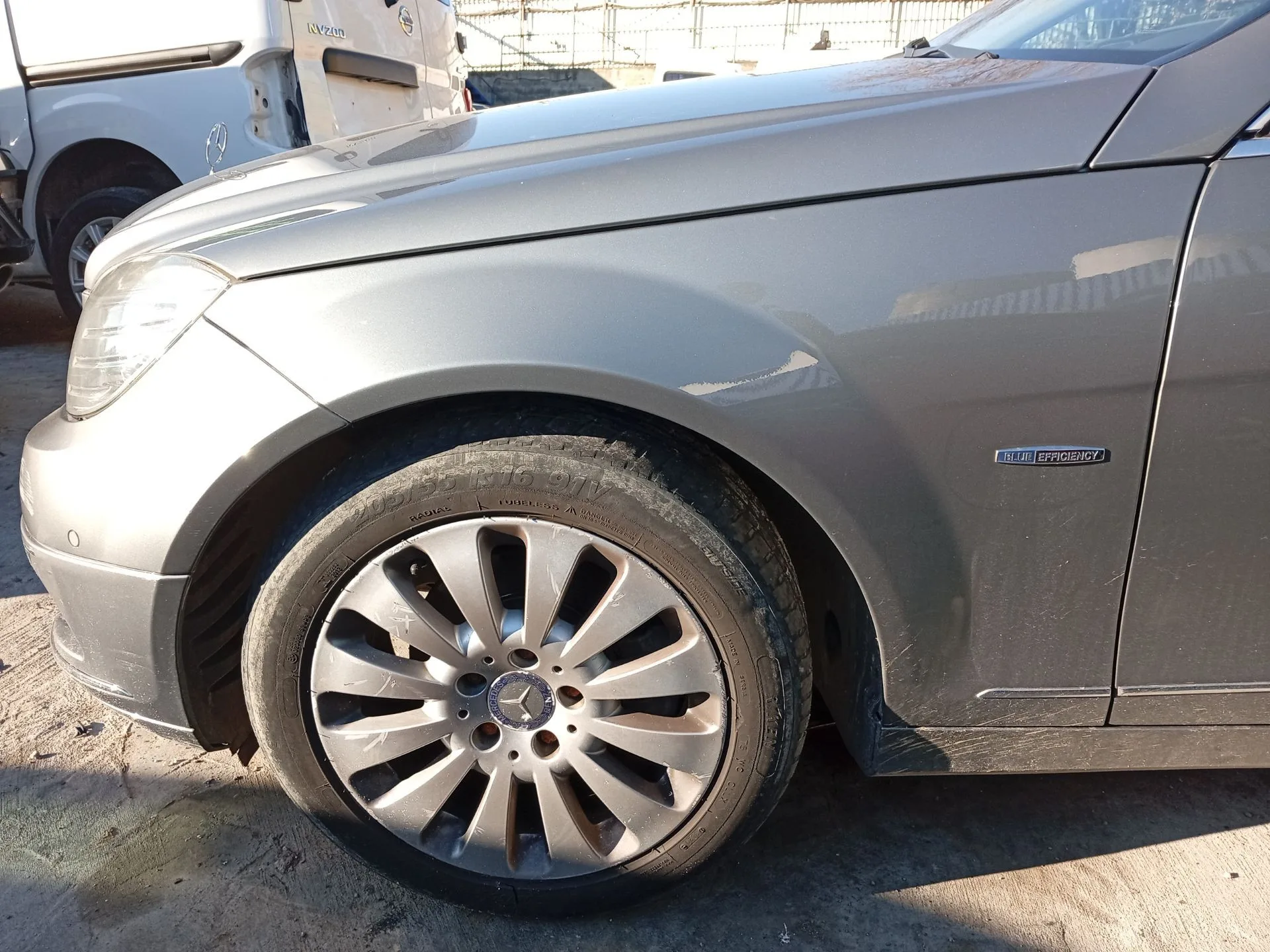 Aleta Delantera Izquierda para Mercedes-Benz Clase C (W204)