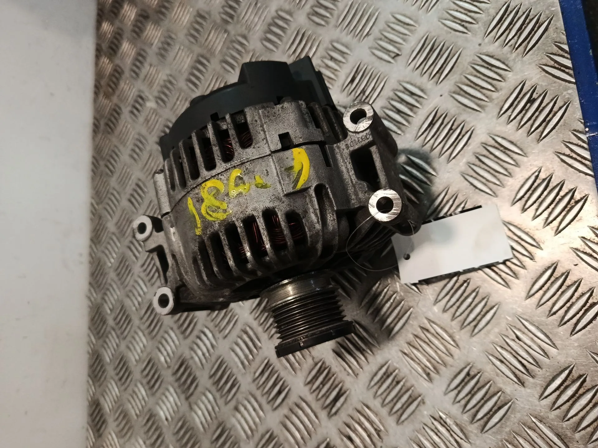 Alternador para Mercedes-Benz Clase C (W204)