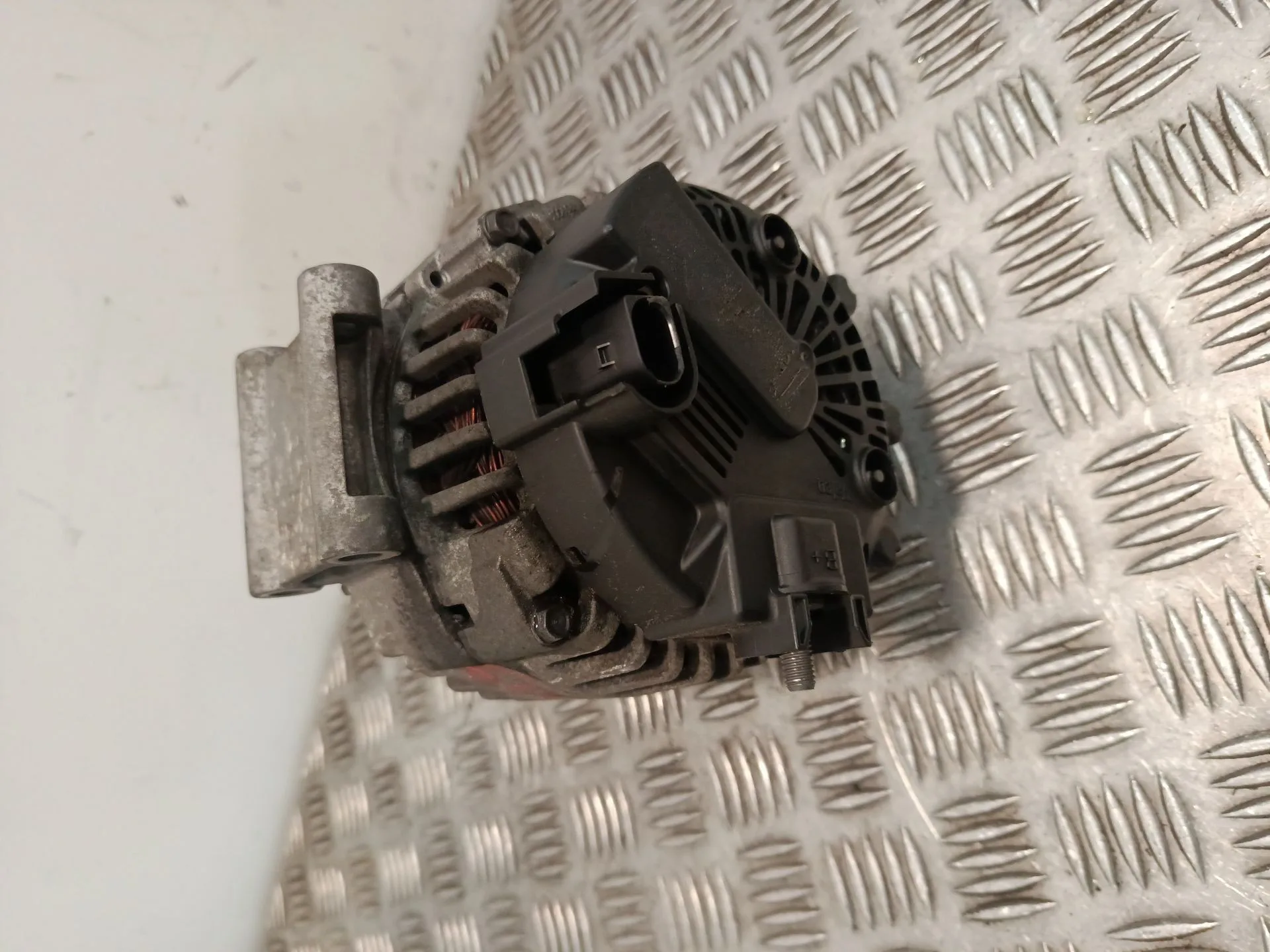 Alternador para Mercedes-Benz Clase C (W204)