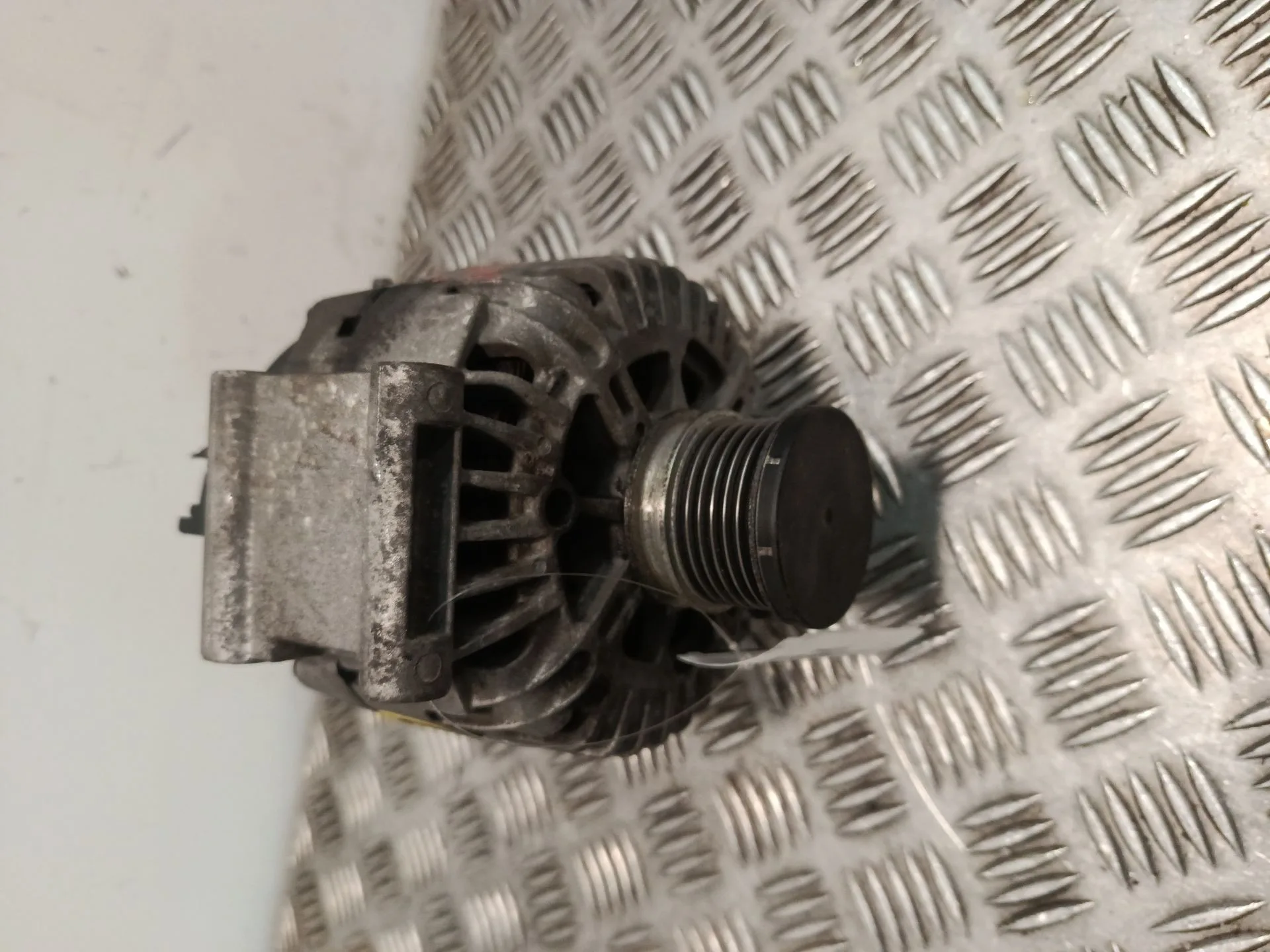 Alternador para Mercedes-Benz Clase C (W204)