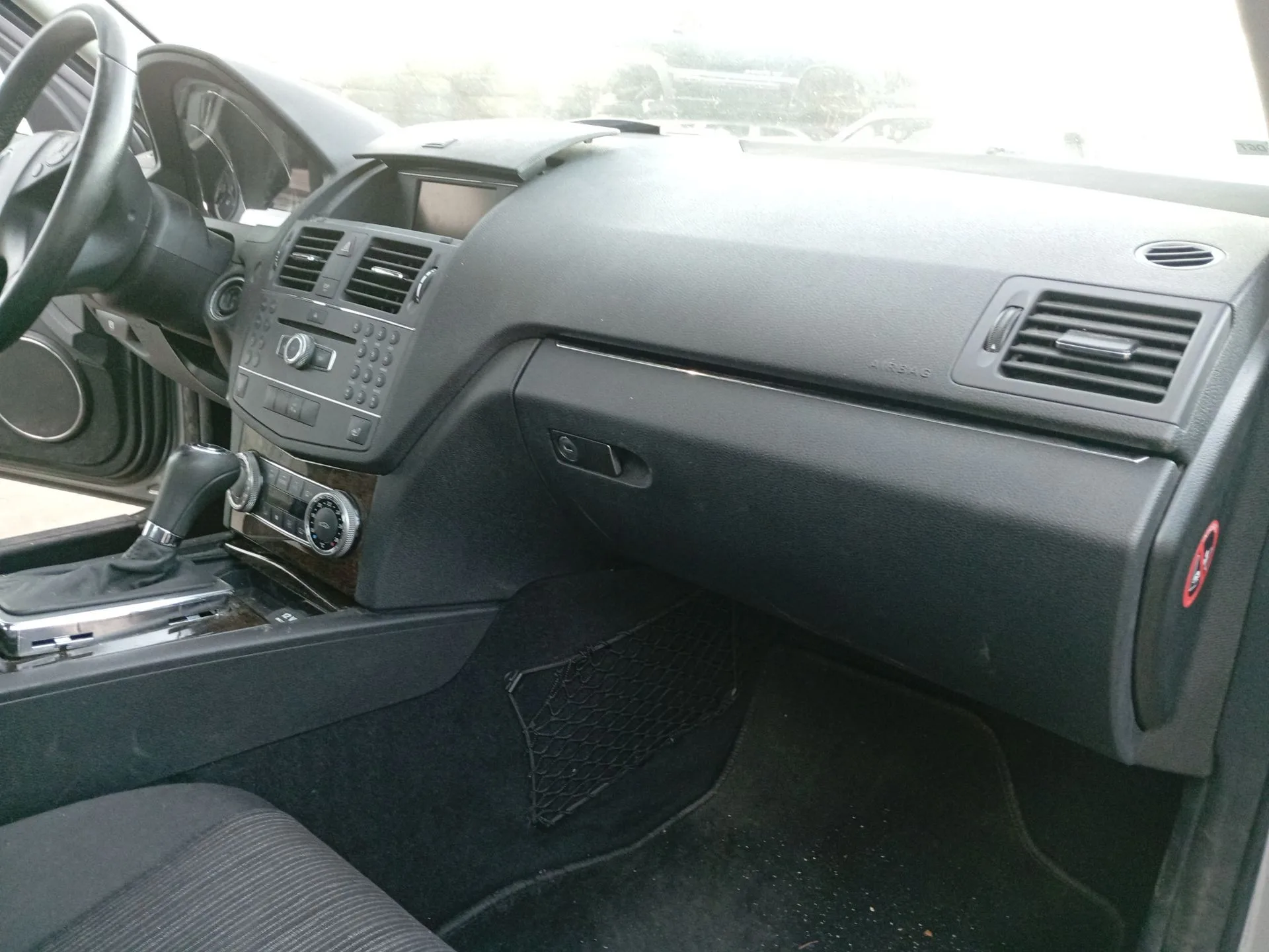 Guantera para Mercedes-Benz Clase C (W204)