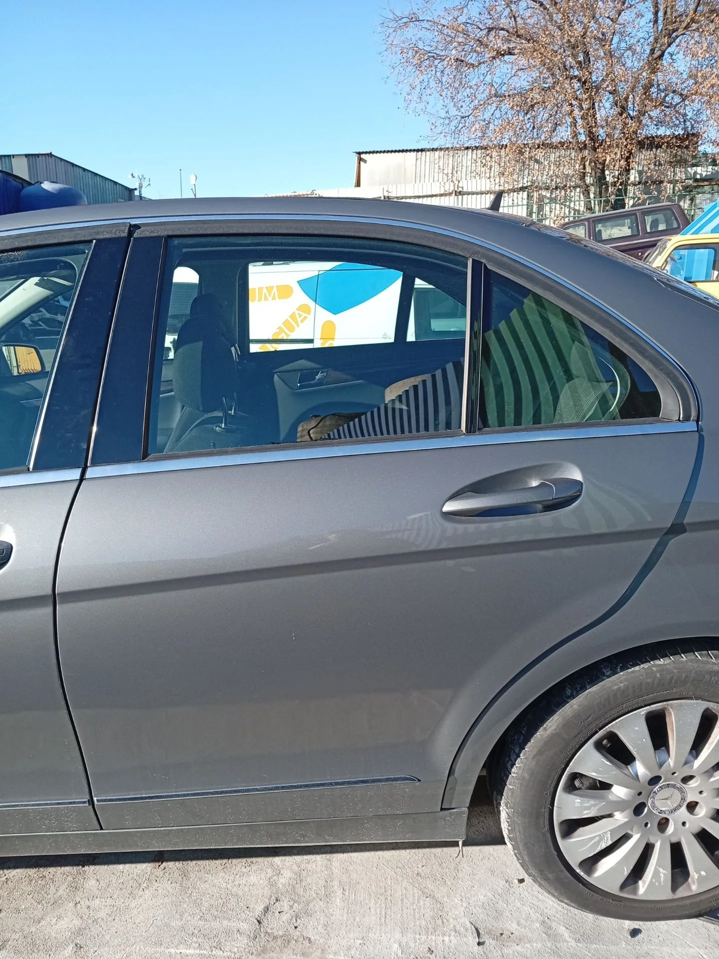 Puerta Trasera Izquierda para Mercedes-Benz Clase C (W204)
