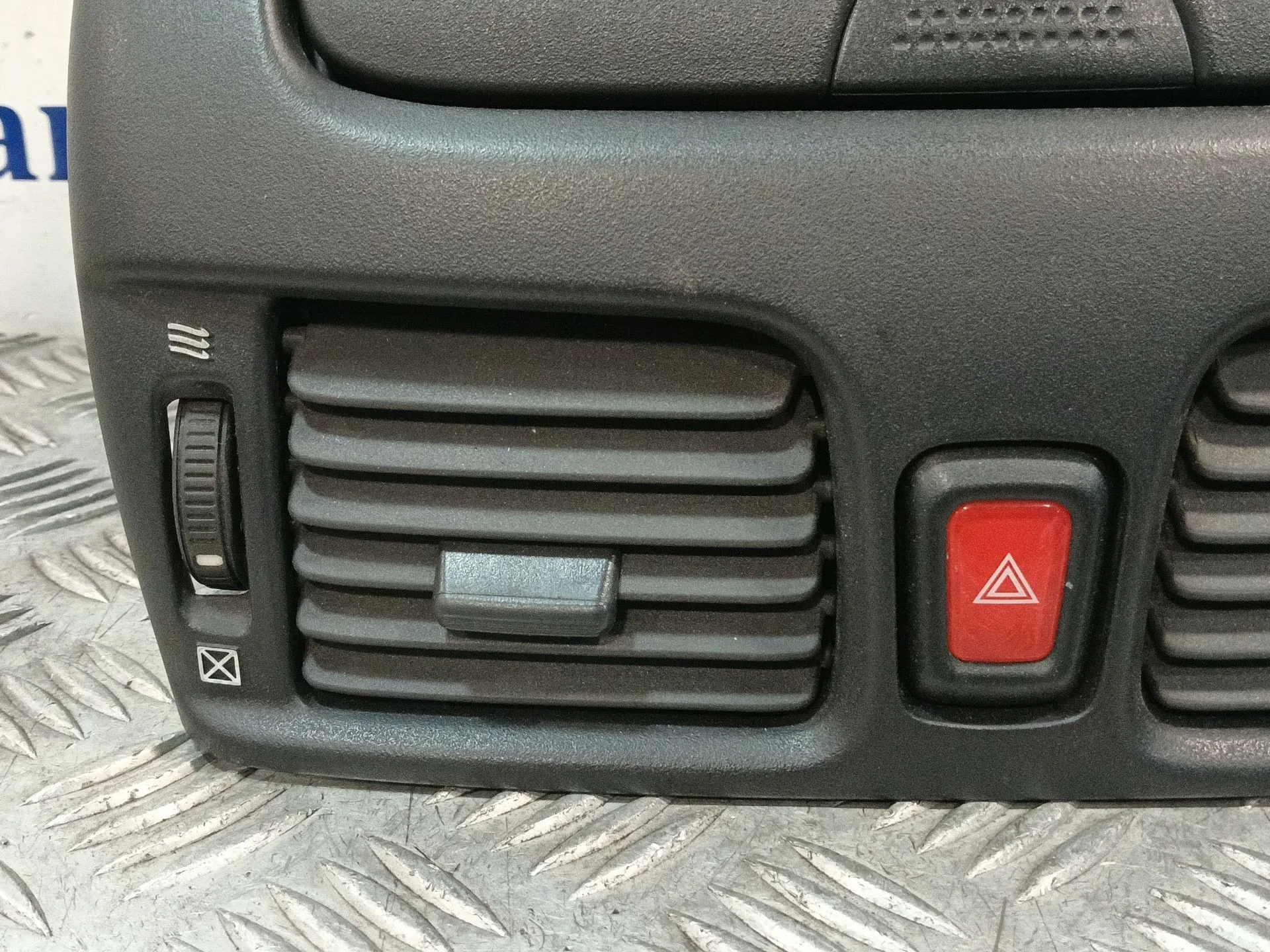 Consola Central para Nissan Almera Ii Hatchback (N16)