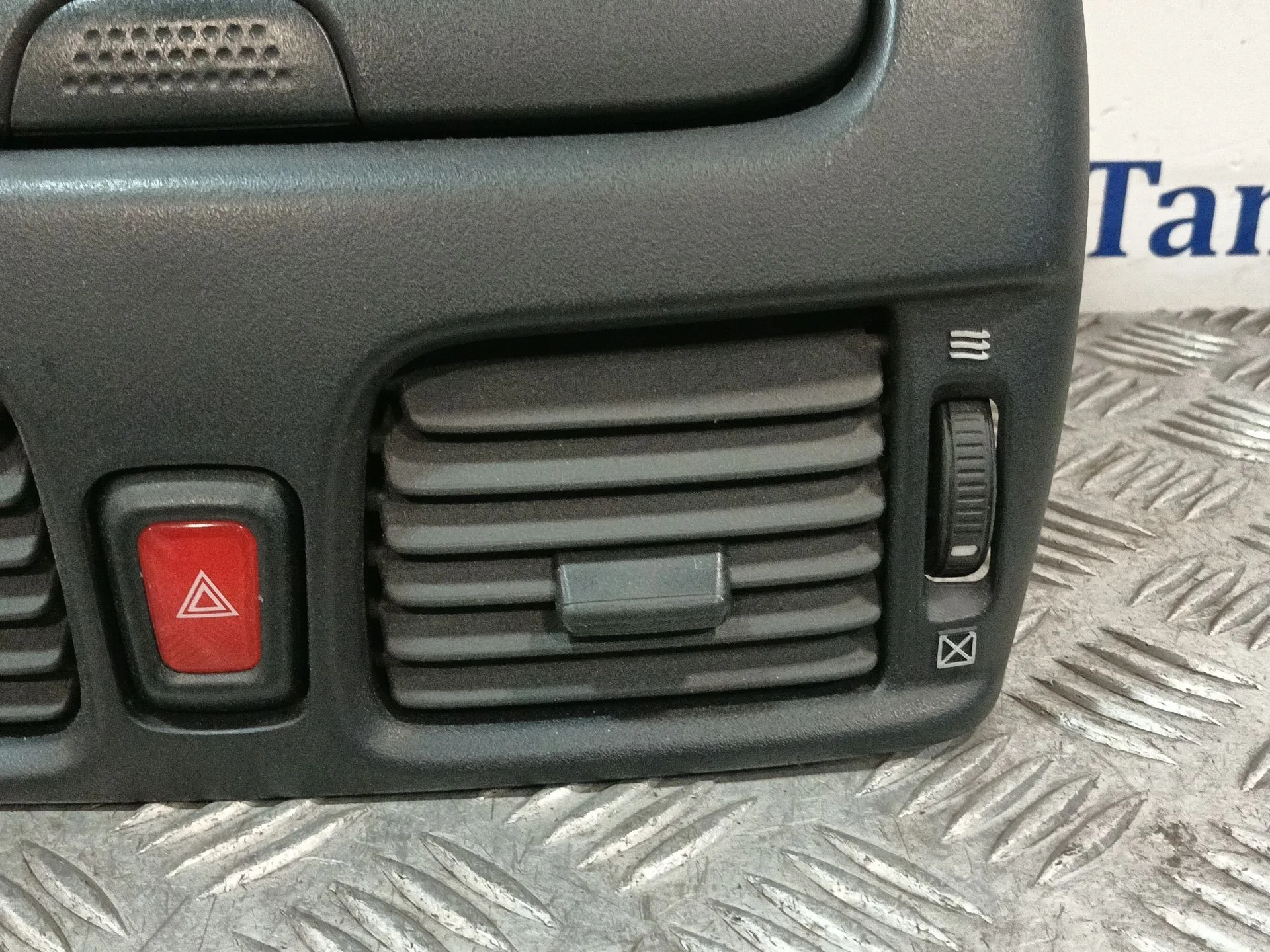 Consola Central para Nissan Almera Ii Hatchback (N16)