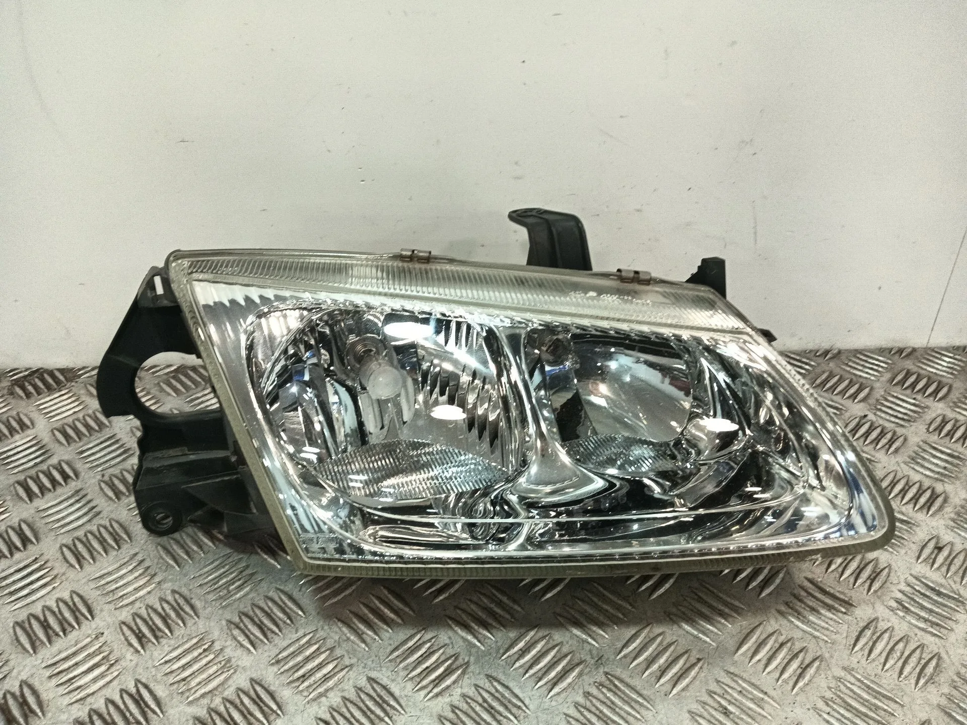 Faro Derecho para Nissan Almera Ii Hatchback (N16)