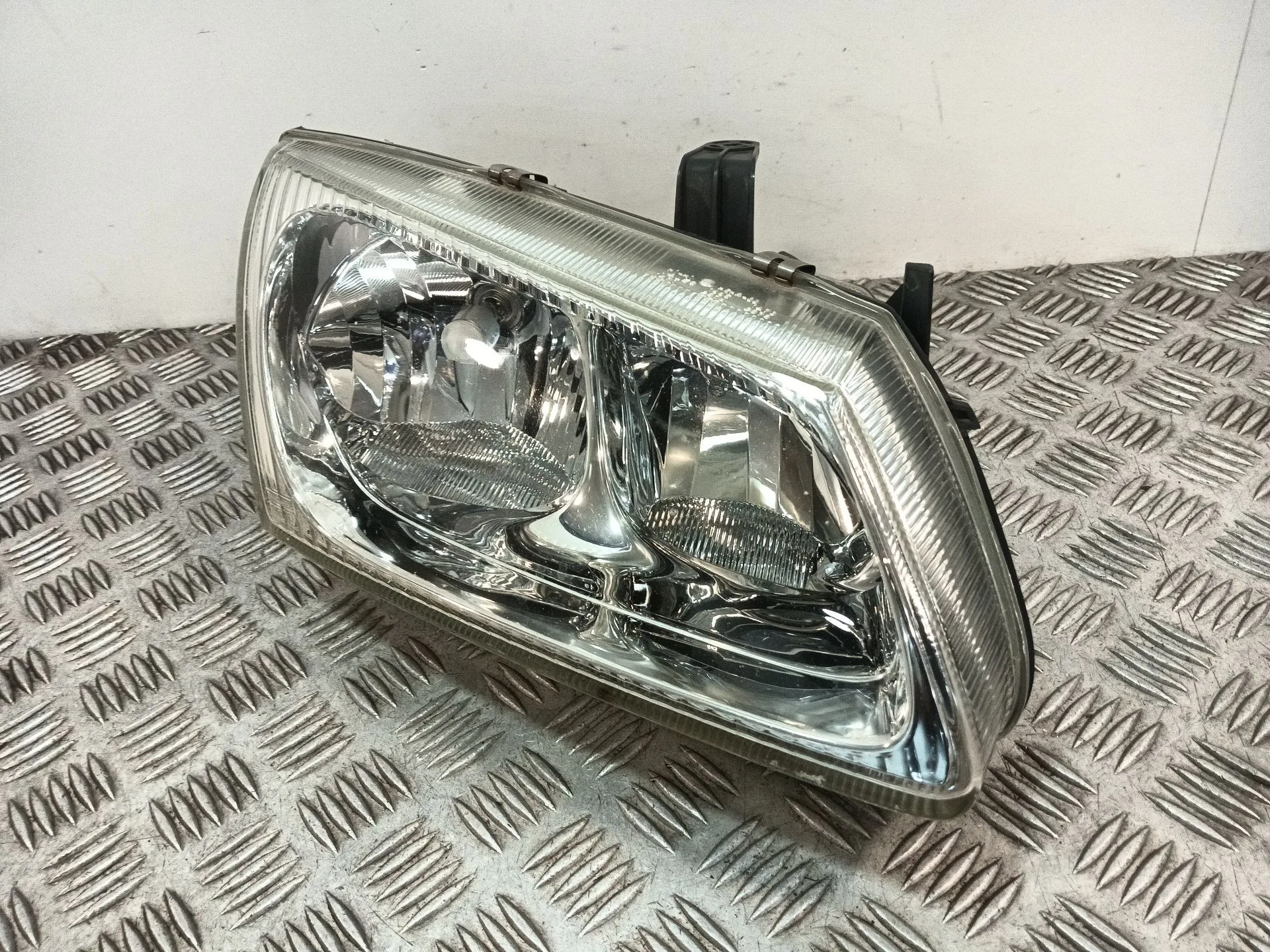 Faro Derecho para Nissan Almera Ii Hatchback (N16)
