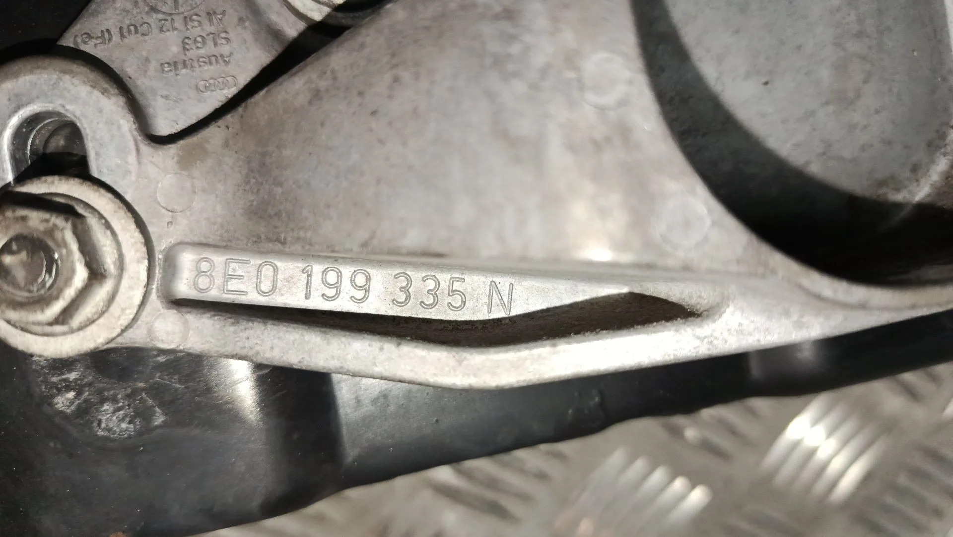 Travesano Inferior para Seat Exeo (3R2)