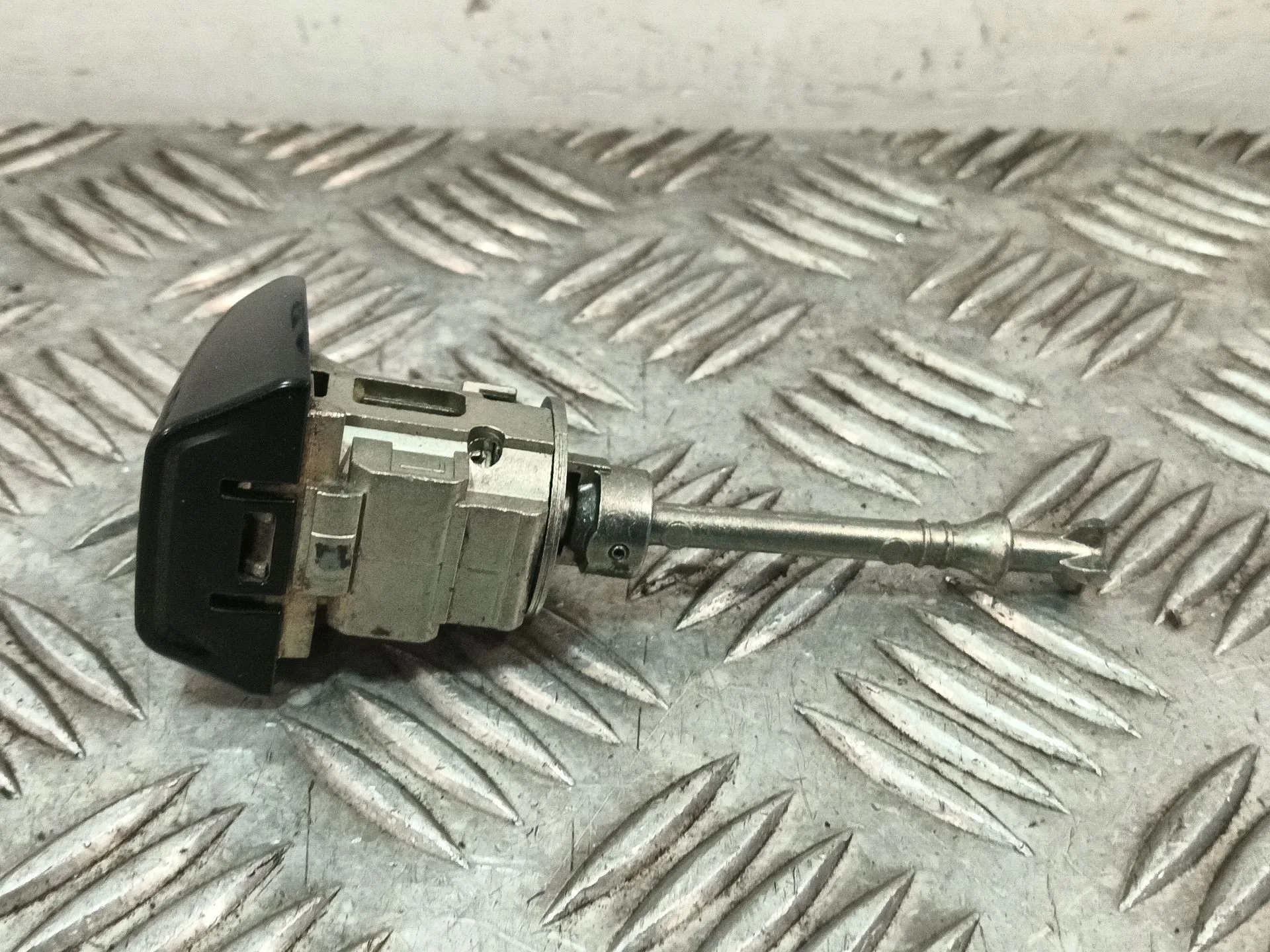 Bombin Puerta Delantera Derecha para Toyota C-Hr (_X1_)