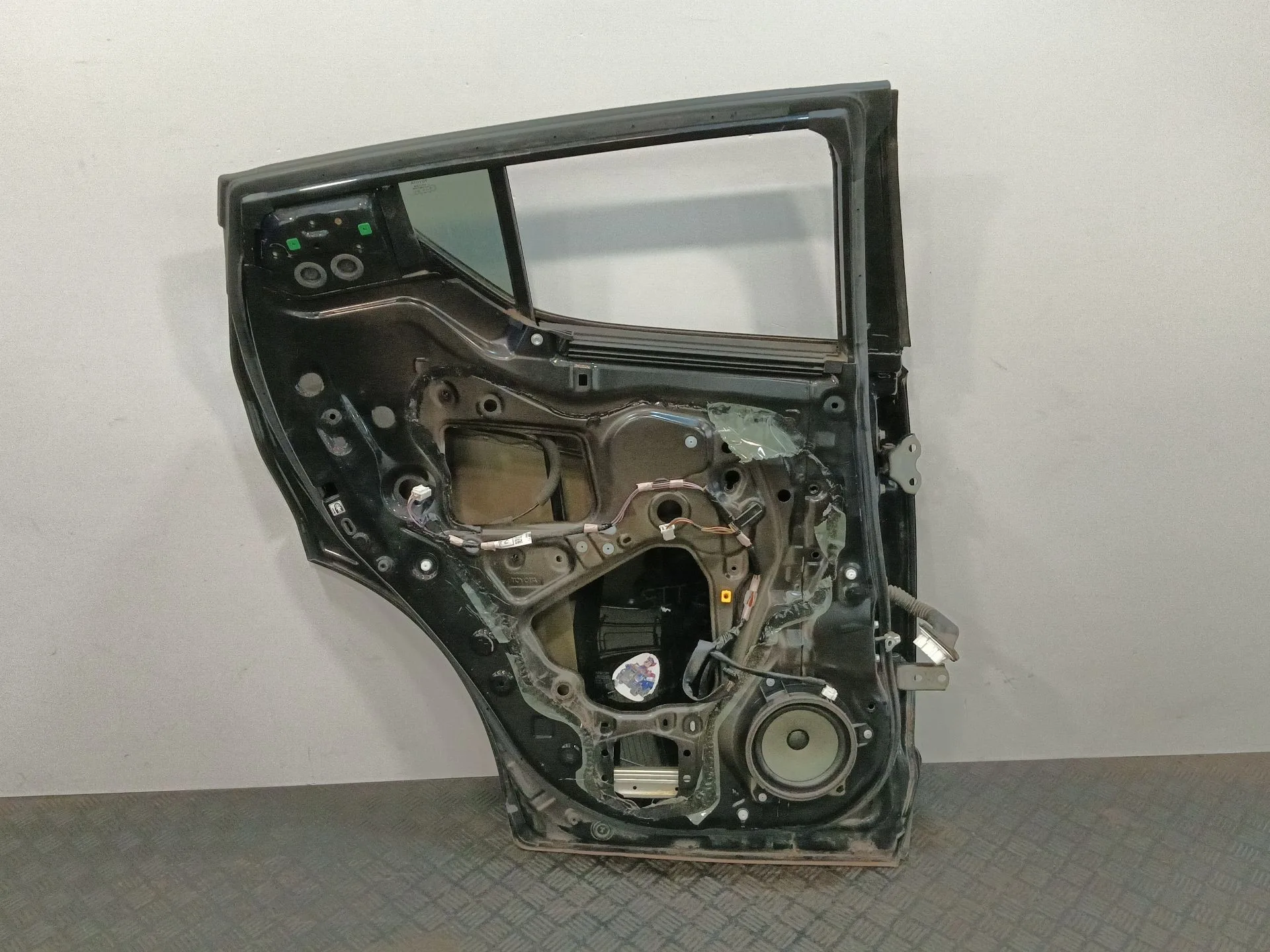 Puerta Trasera Izquierda para Toyota C-Hr (_X1_)