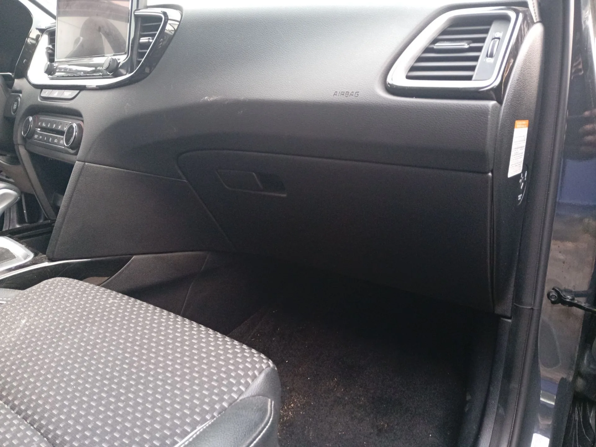 Guantera para Kia Xceed (Cd)