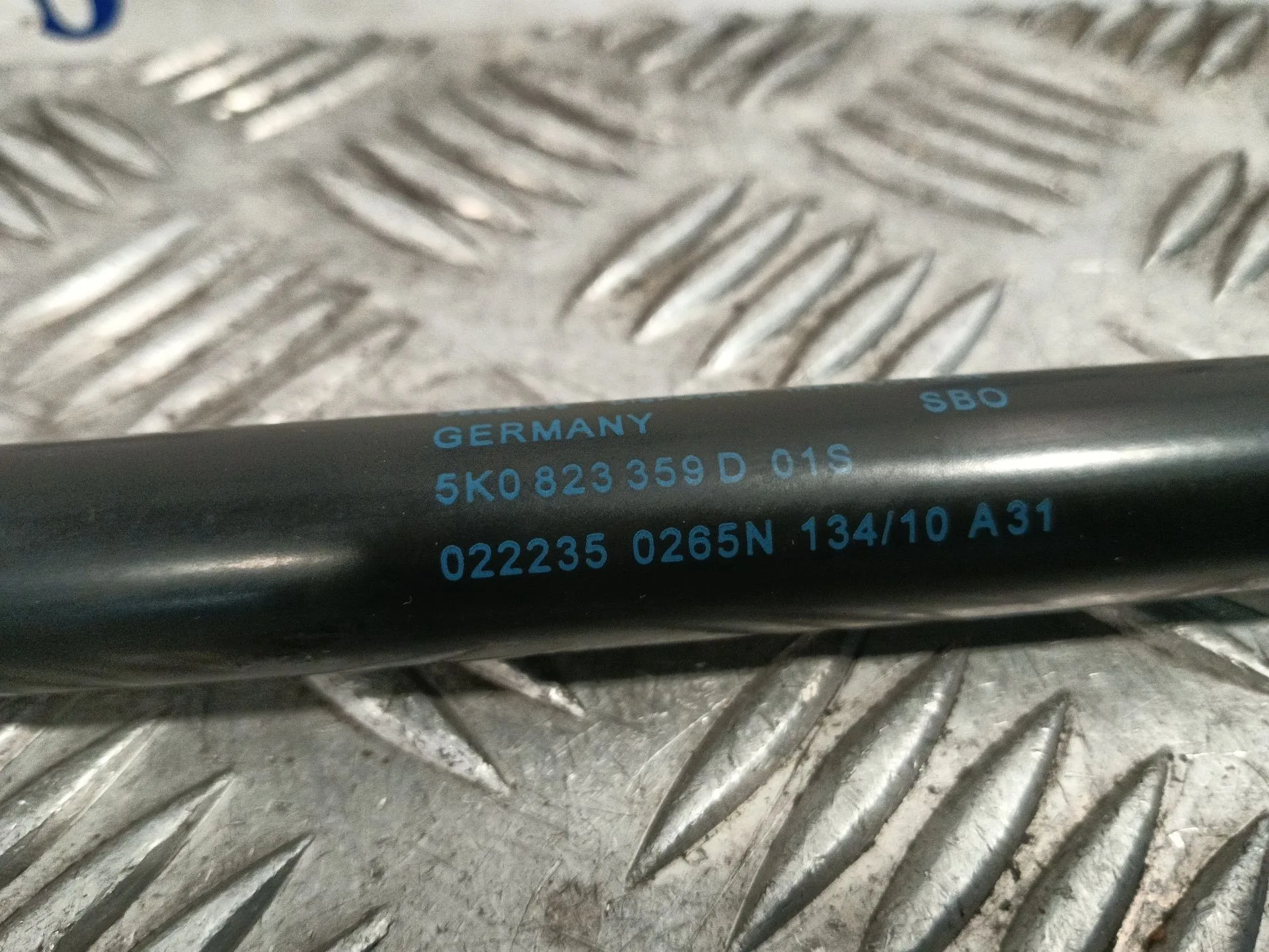 Amortiguadores Capo para Volkswagen Golf Vi (5K1)