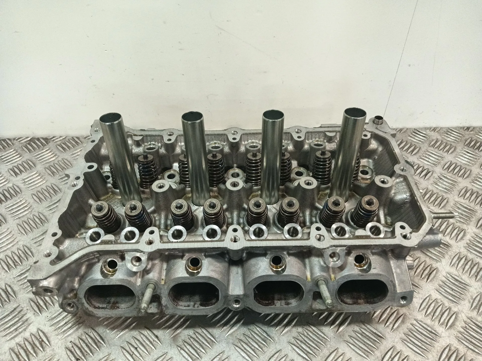 Culata para Toyota C-Hr (_X1_)