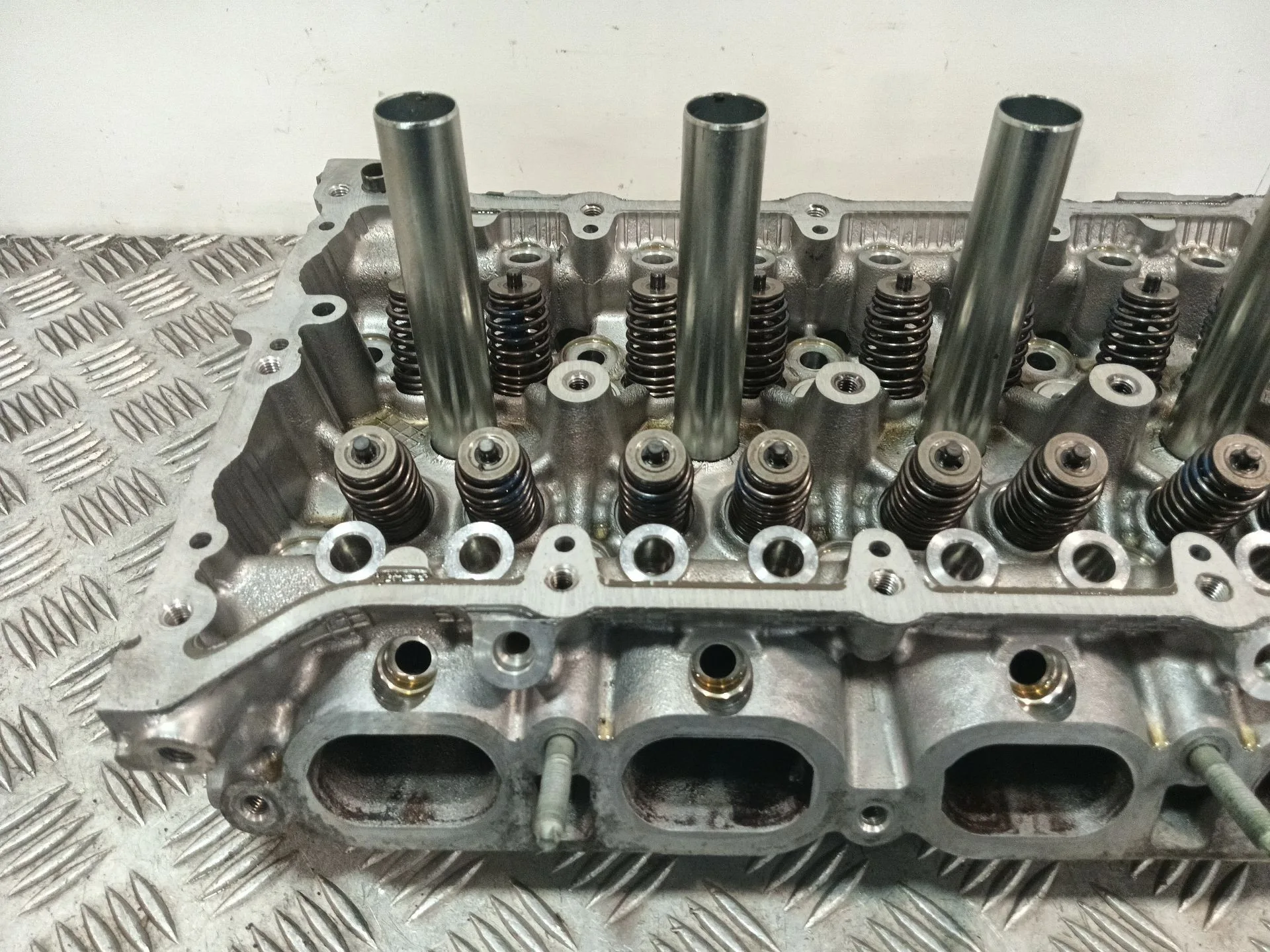 Culata para Toyota C-Hr (_X1_)
