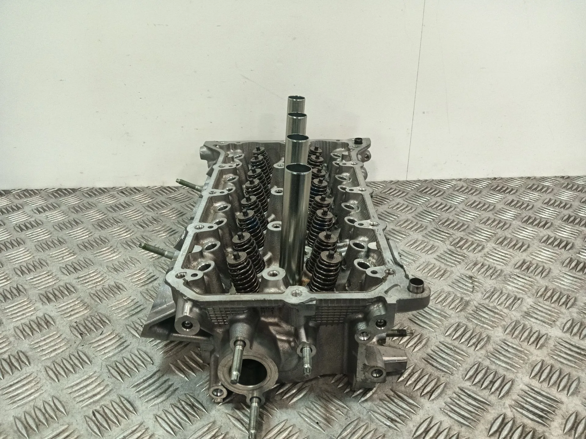 Culata para Toyota C-Hr (_X1_)
