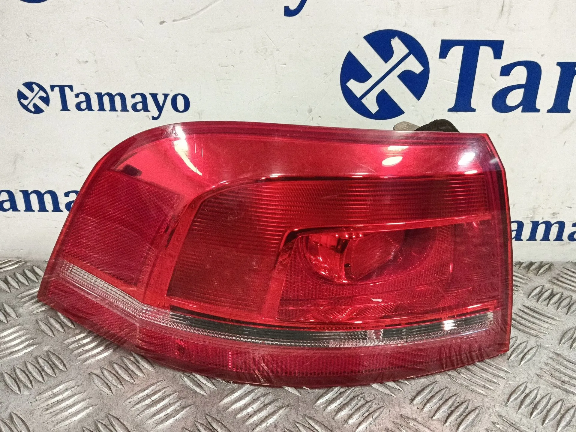 Piloto Trasero Izquierdo para Volkswagen Passat B7 Variant (365)