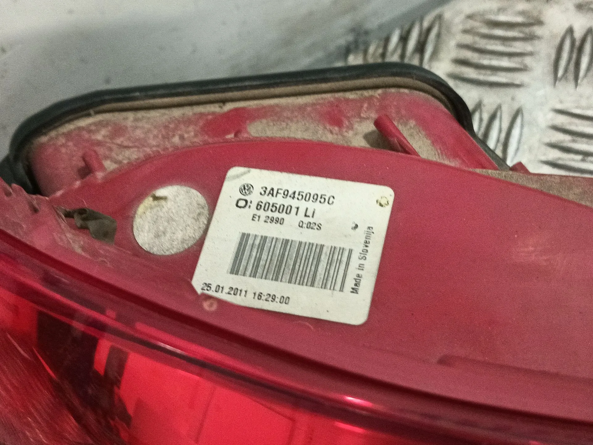 Piloto Trasero Izquierdo para Volkswagen Passat B7 Variant (365)