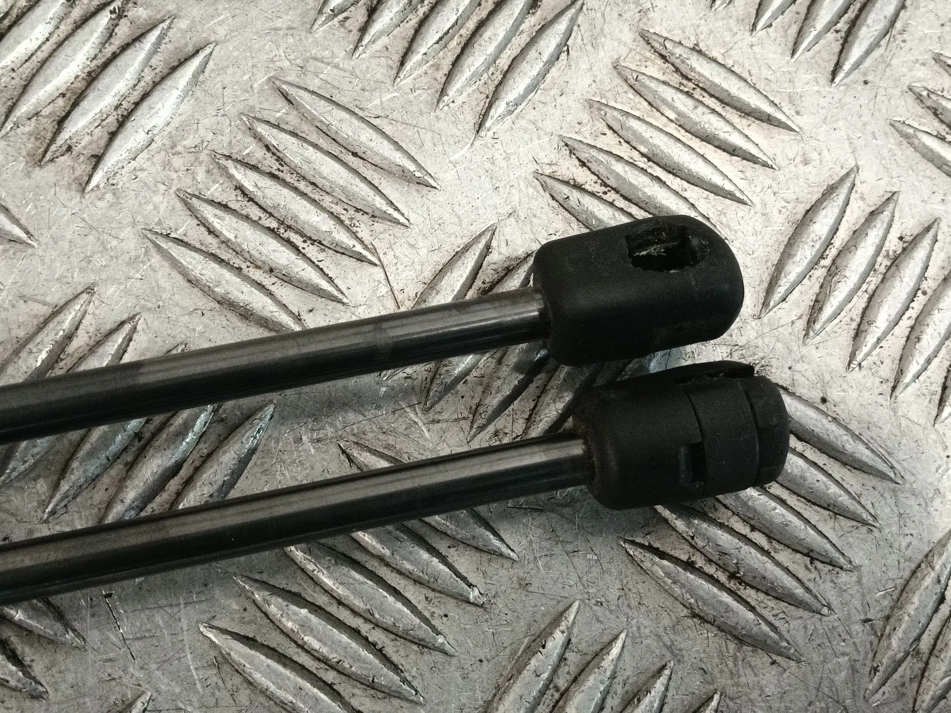 Amortiguadores Capo para Bmw 1 (F21)