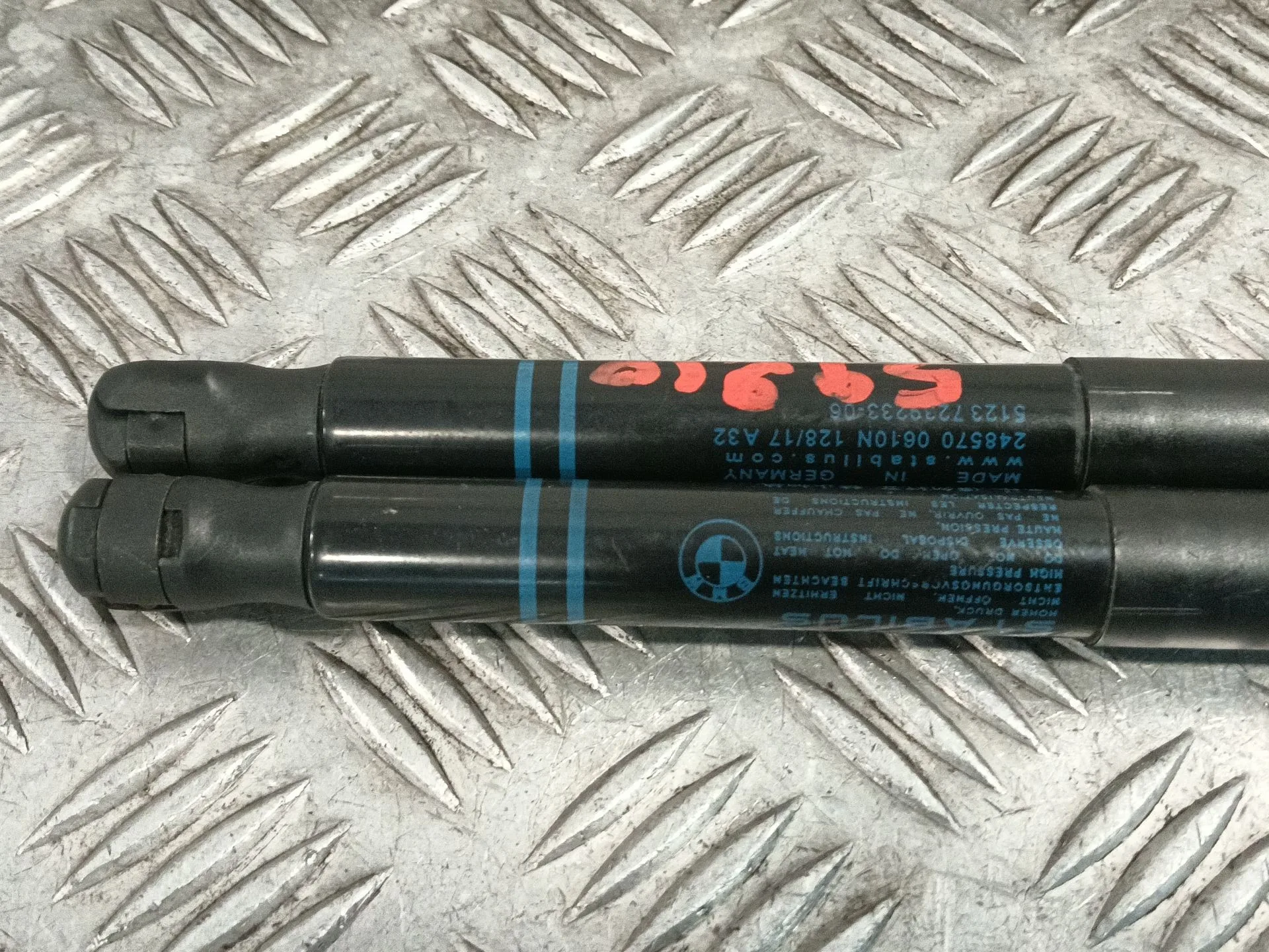 Amortiguadores Capo para Bmw 1 (F21)